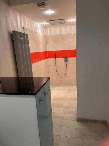 Modern 3-room apartment with small garden
