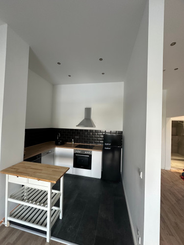 Furnished 2-Room Apartment (60 m²) in Renovated Historic Villa