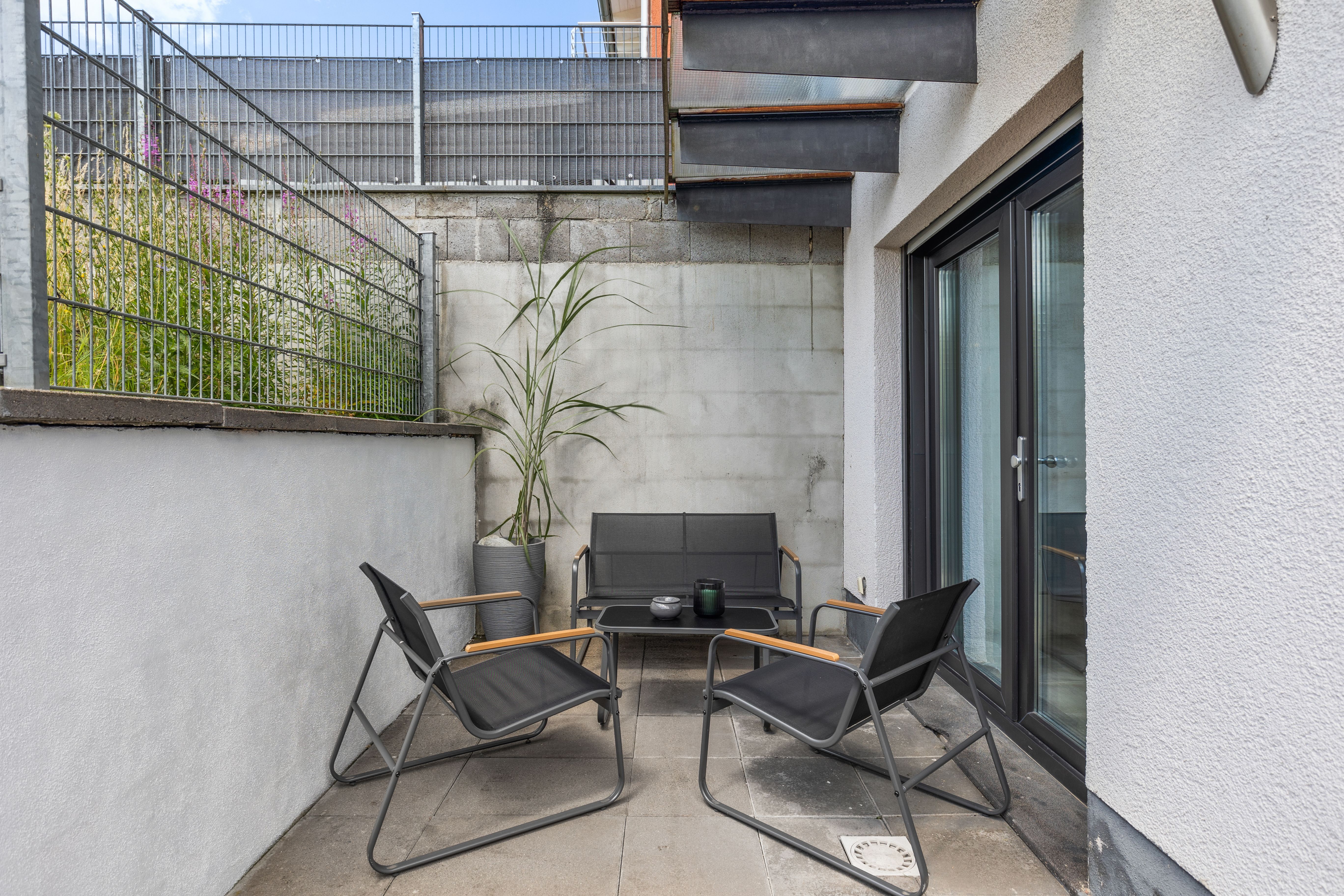 Modern Suite (Coburg) - 7