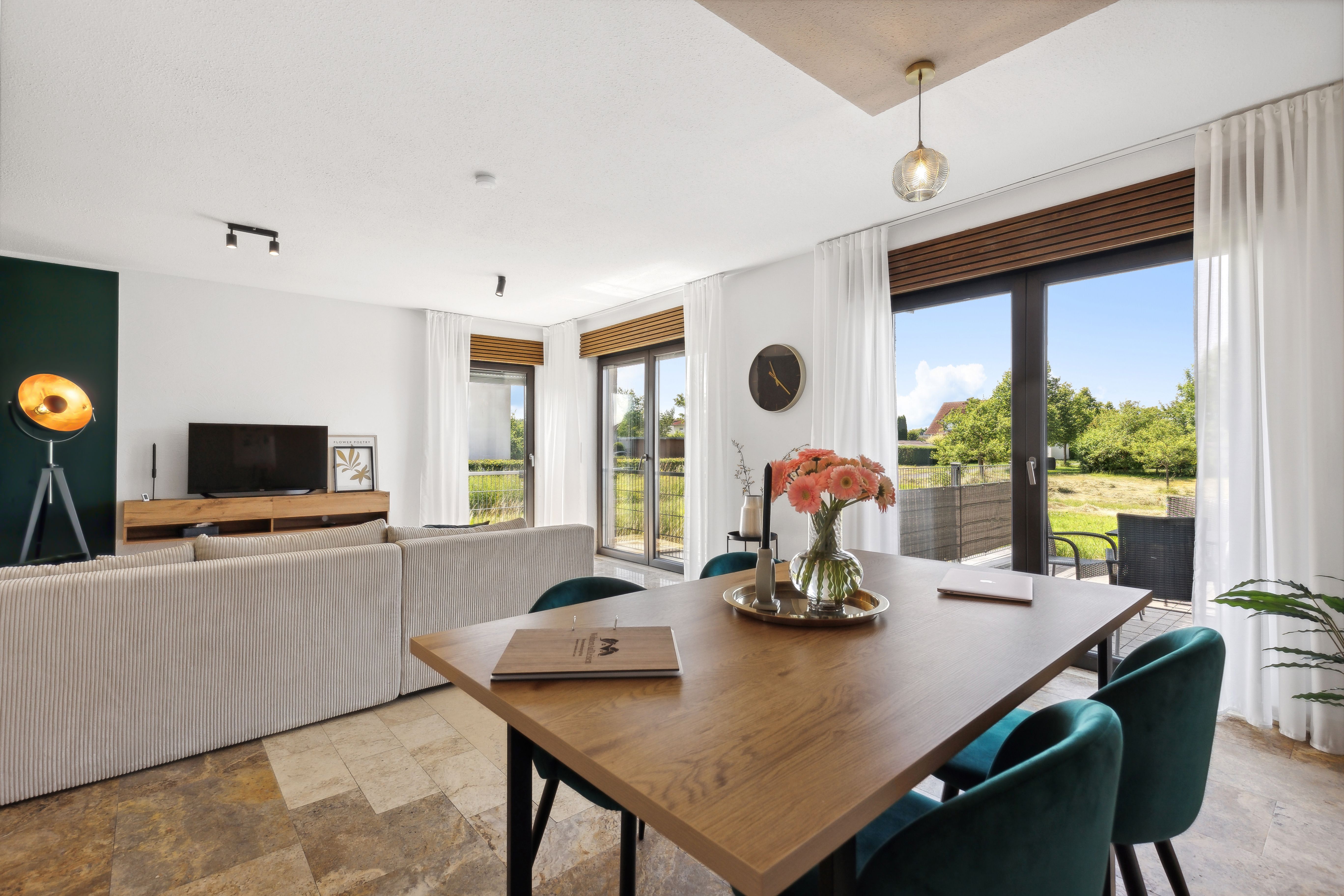 Modern Suite (Coburg) - 38
