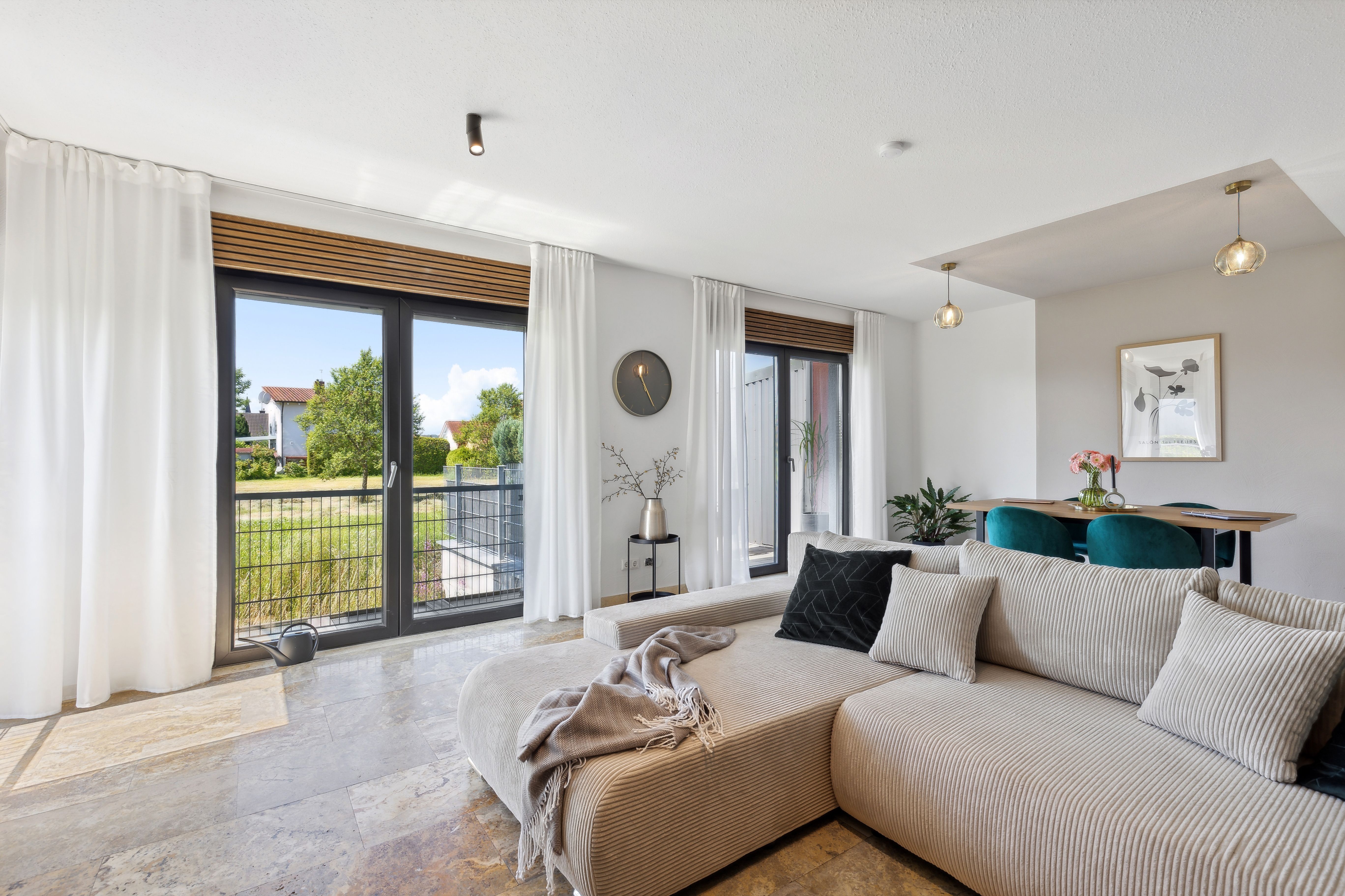 Modern Suite (Coburg) - 35