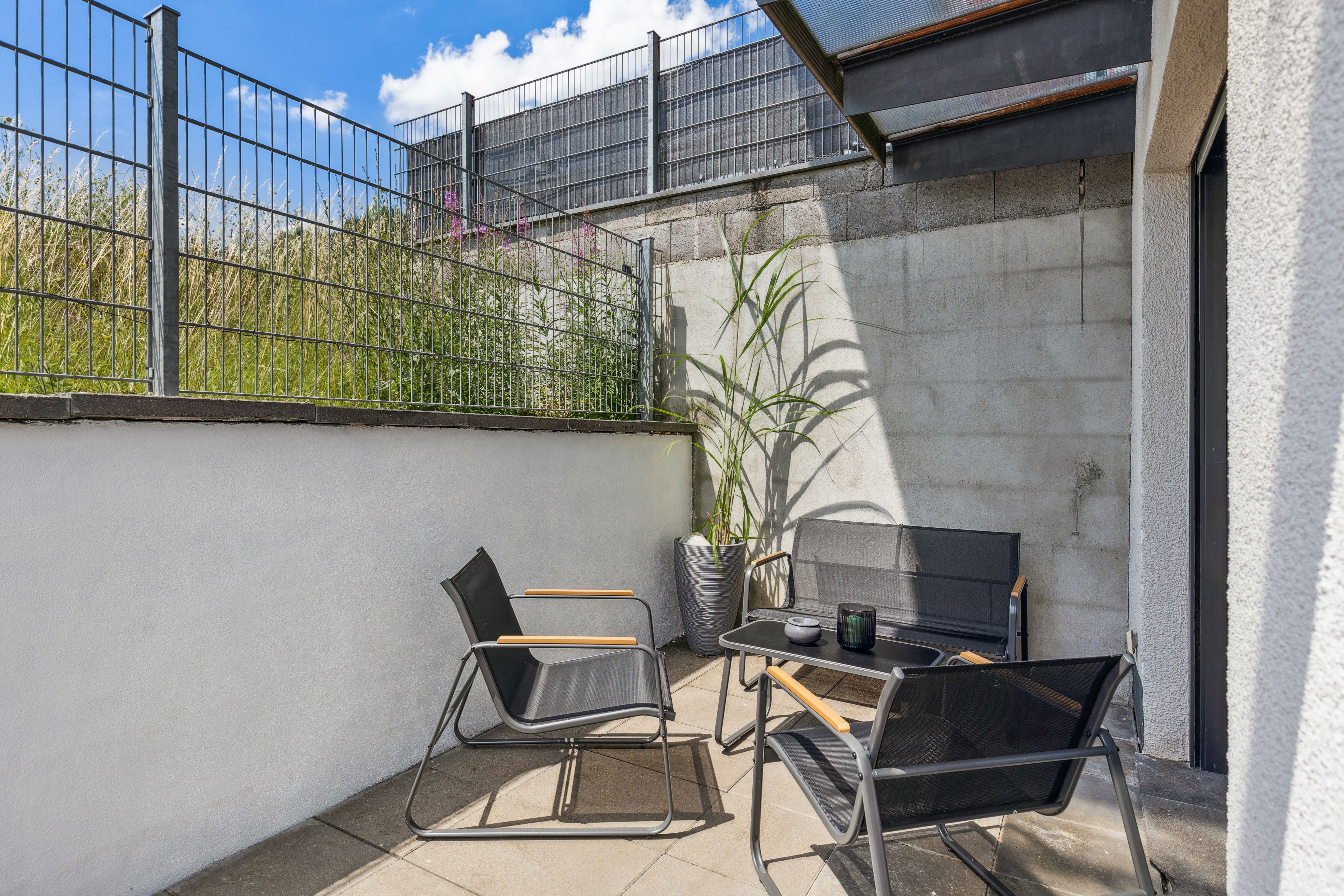 Modern Suite (Coburg) - 6