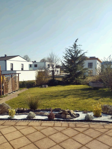 Furnished modern apartment with own garden Garage BI HBF 15min