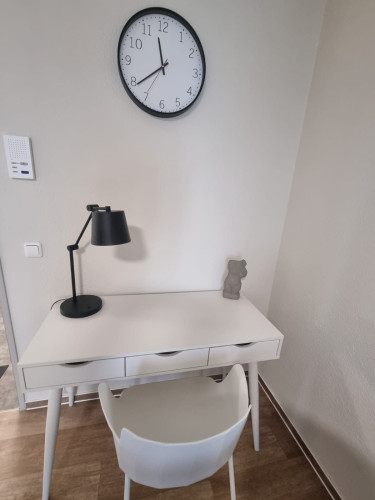 Quiet and gorgeous studio
