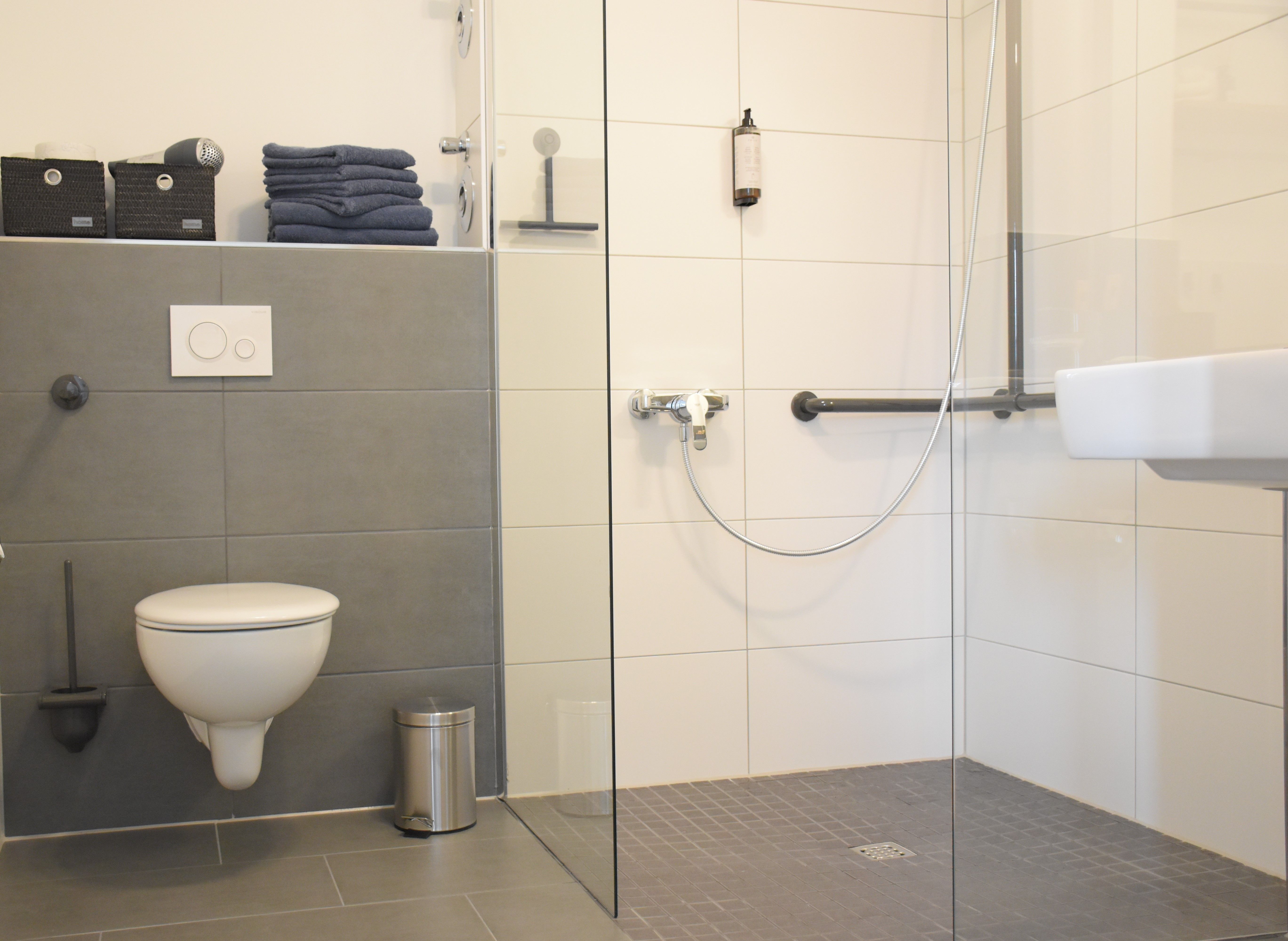 Lovely, Fashionable Suite In Weyhausen - 16