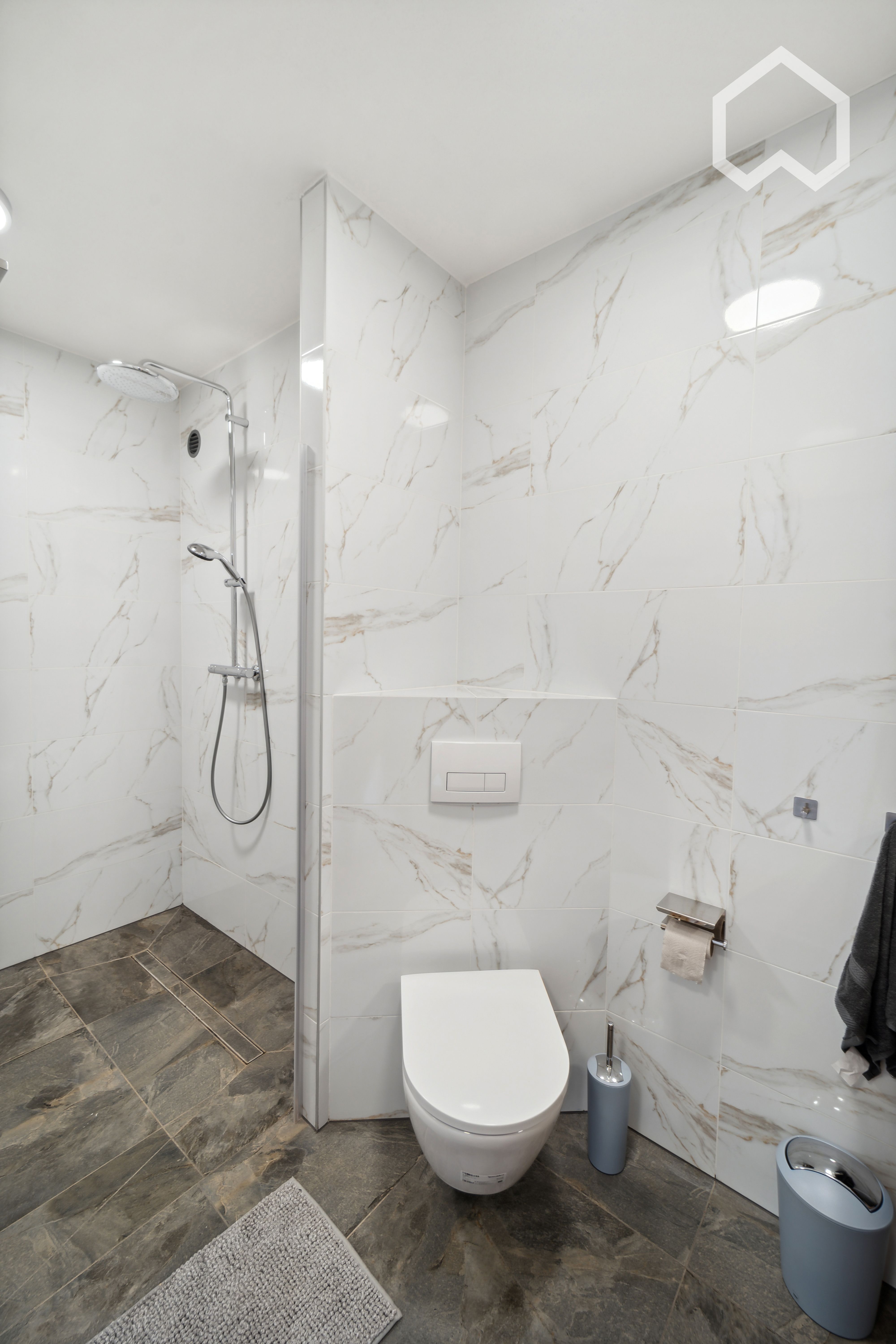  High-Quality Renovated, Fully Furnished And Fully Equipped Luxury House For Up To 8 People  -  High-quality renovated, fully furnished and fully equipped luxury House for up to 8 People  - Gallery -  9
