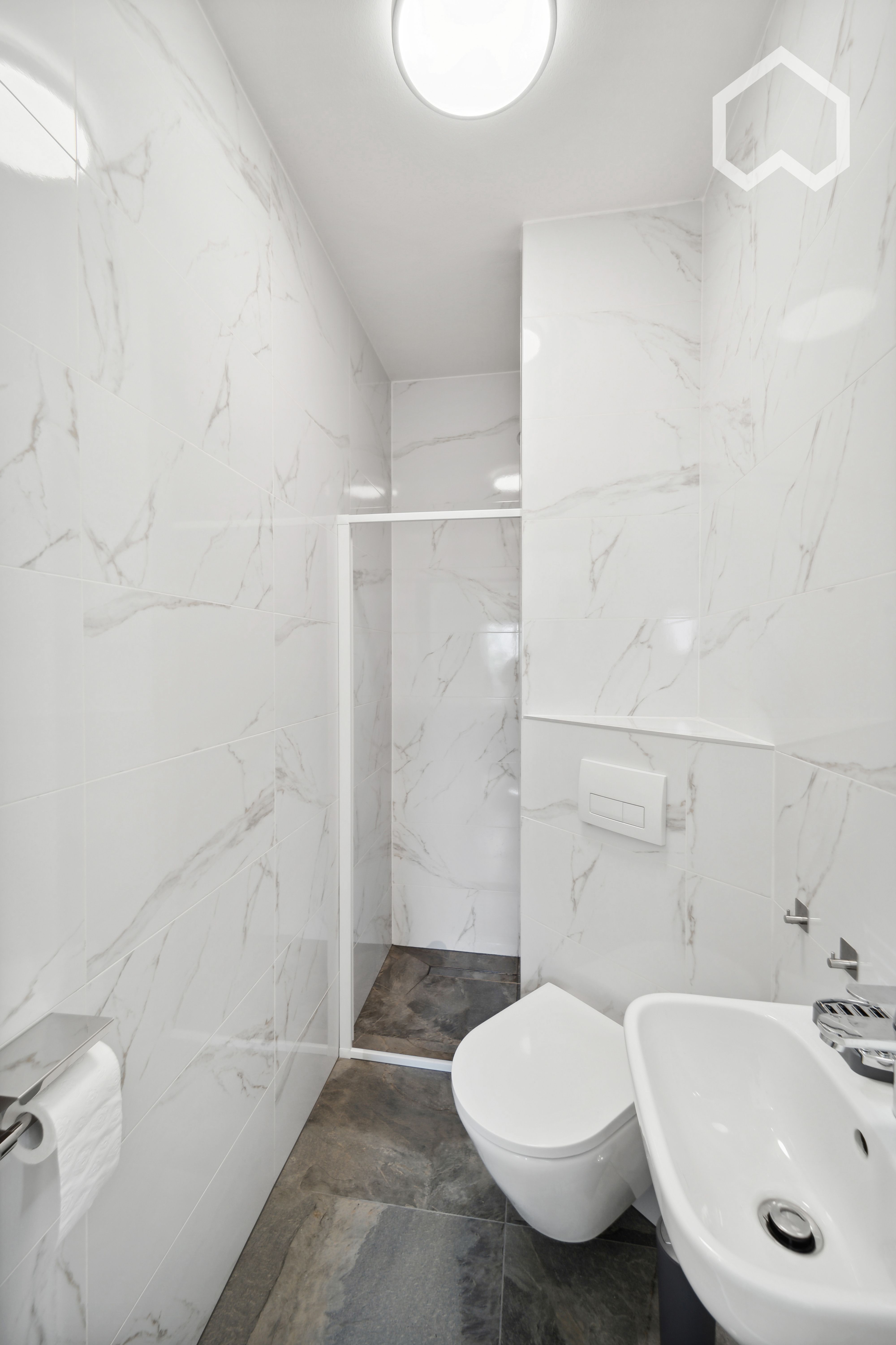  High-Quality Renovated, Fully Furnished And Fully Equipped Luxury House For Up To 8 People  -  High-quality renovated, fully furnished and fully equipped luxury House for up to 8 People  - Gallery -  7