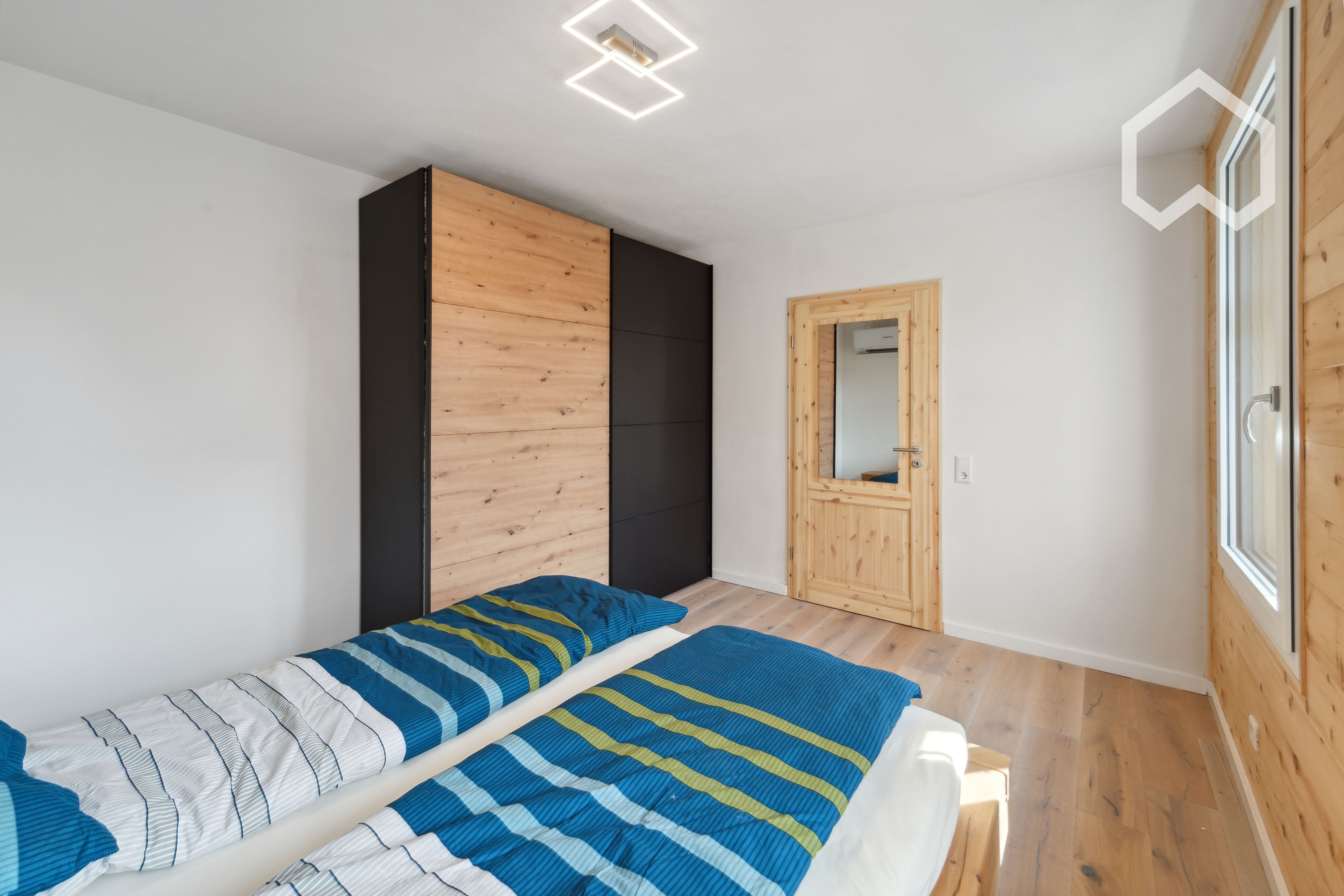 High-Quality Renovated, Fully Furnished And Fully Equipped Luxury House For Up To 8 People  -  High-quality renovated, fully furnished and fully equipped luxury House for up to 8 People  - Gallery -  16
