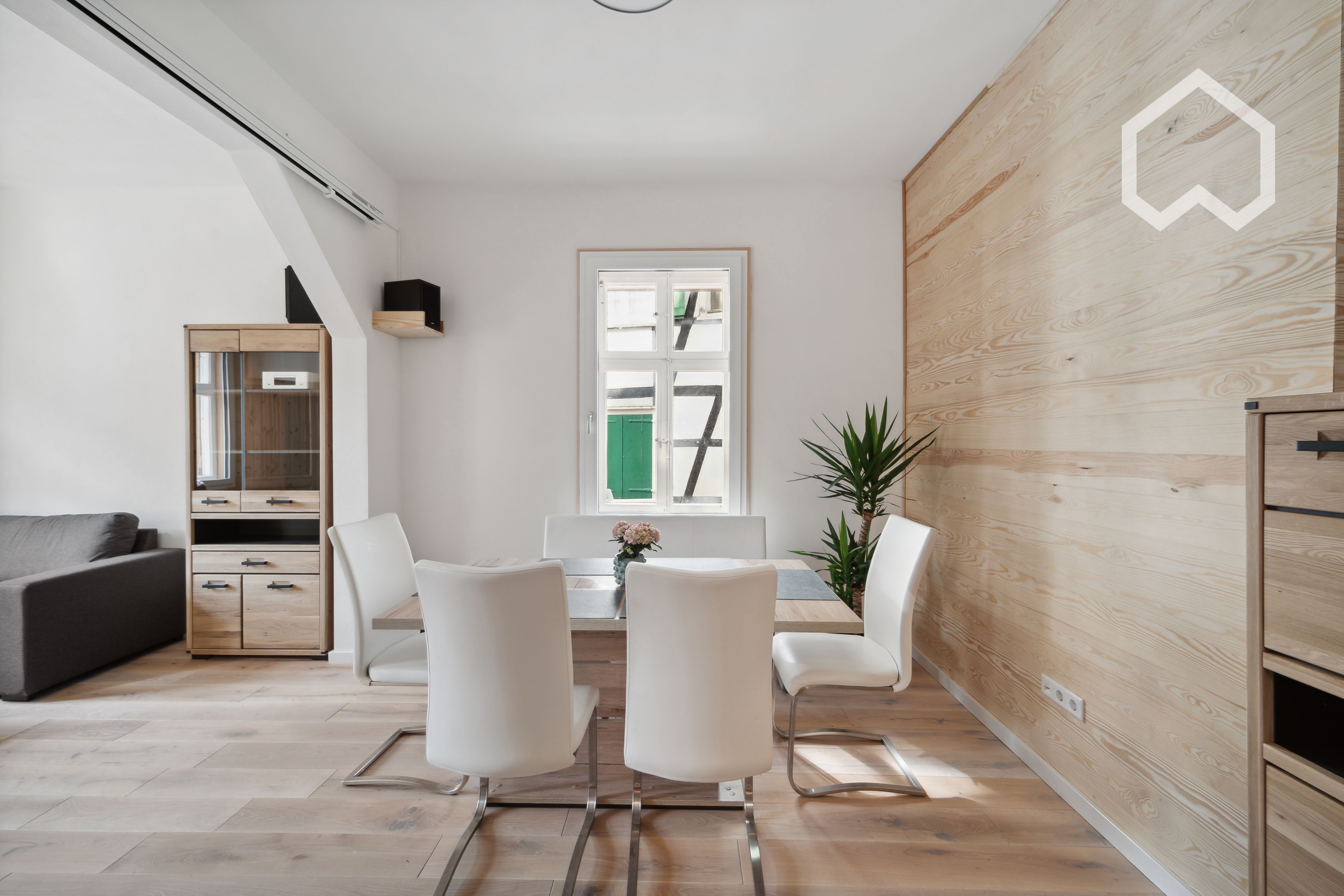  High-Quality Renovated, Fully Furnished And Fully Equipped Luxury House For Up To 8 People  -  High-quality renovated, fully furnished and fully equipped luxury House for up to 8 People  - Gallery -  19