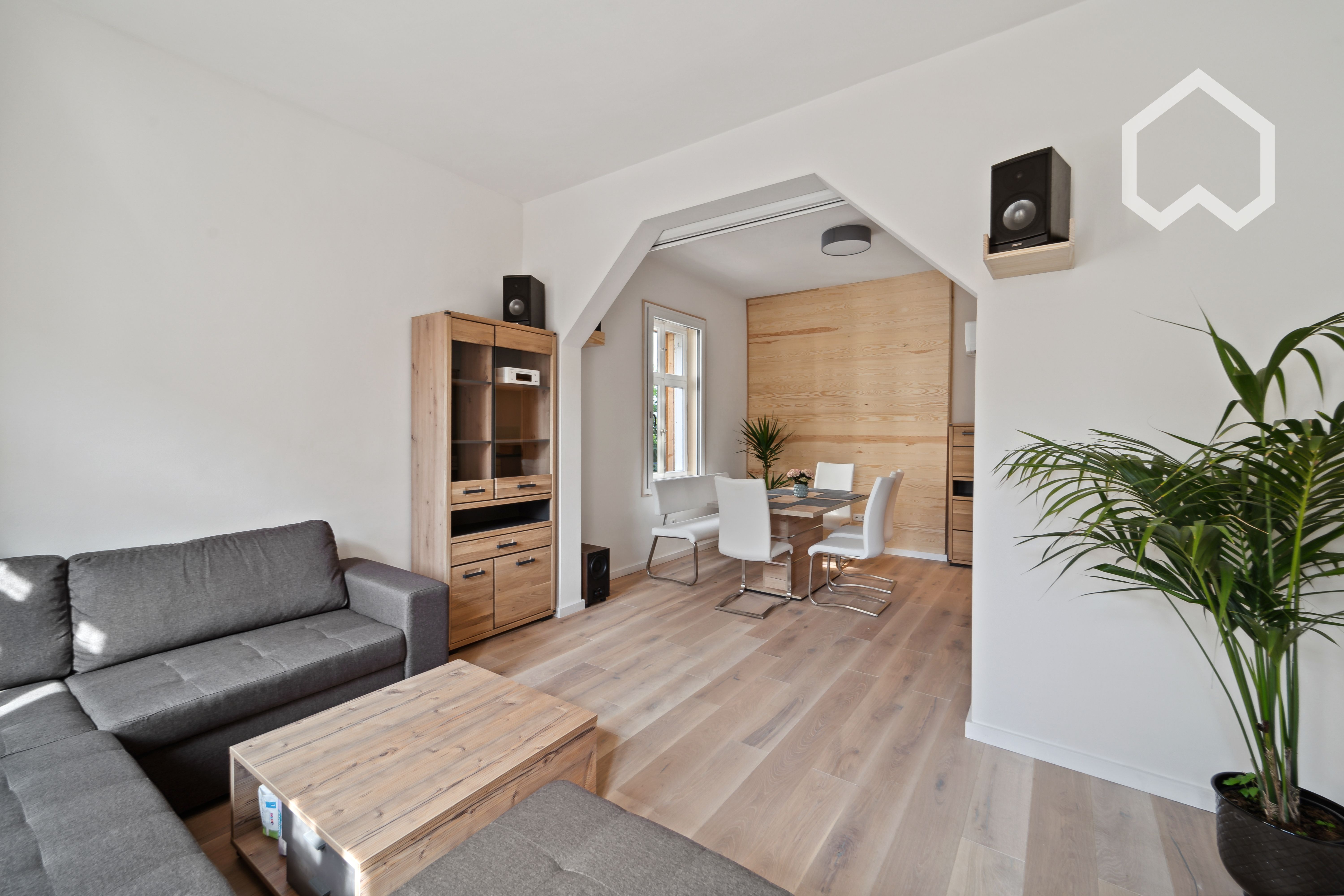  High-Quality Renovated, Fully Furnished And Fully Equipped Luxury House For Up To 8 People  -  High-quality renovated, fully furnished and fully equipped luxury House for up to 8 People  - Gallery -  23