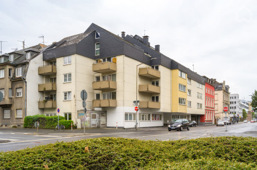 Modern studio apartment in Trier center with balcony