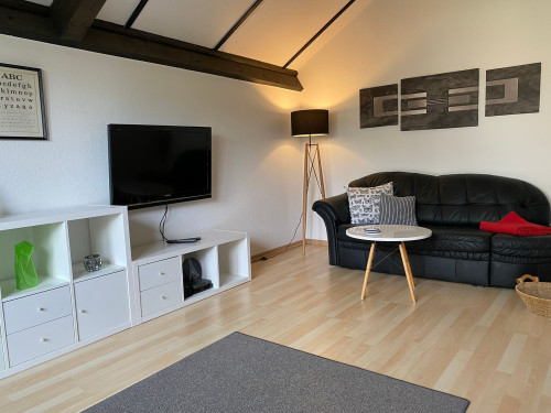 bright 2 room apartment with balcony in Neuss Norf with very good transport connections