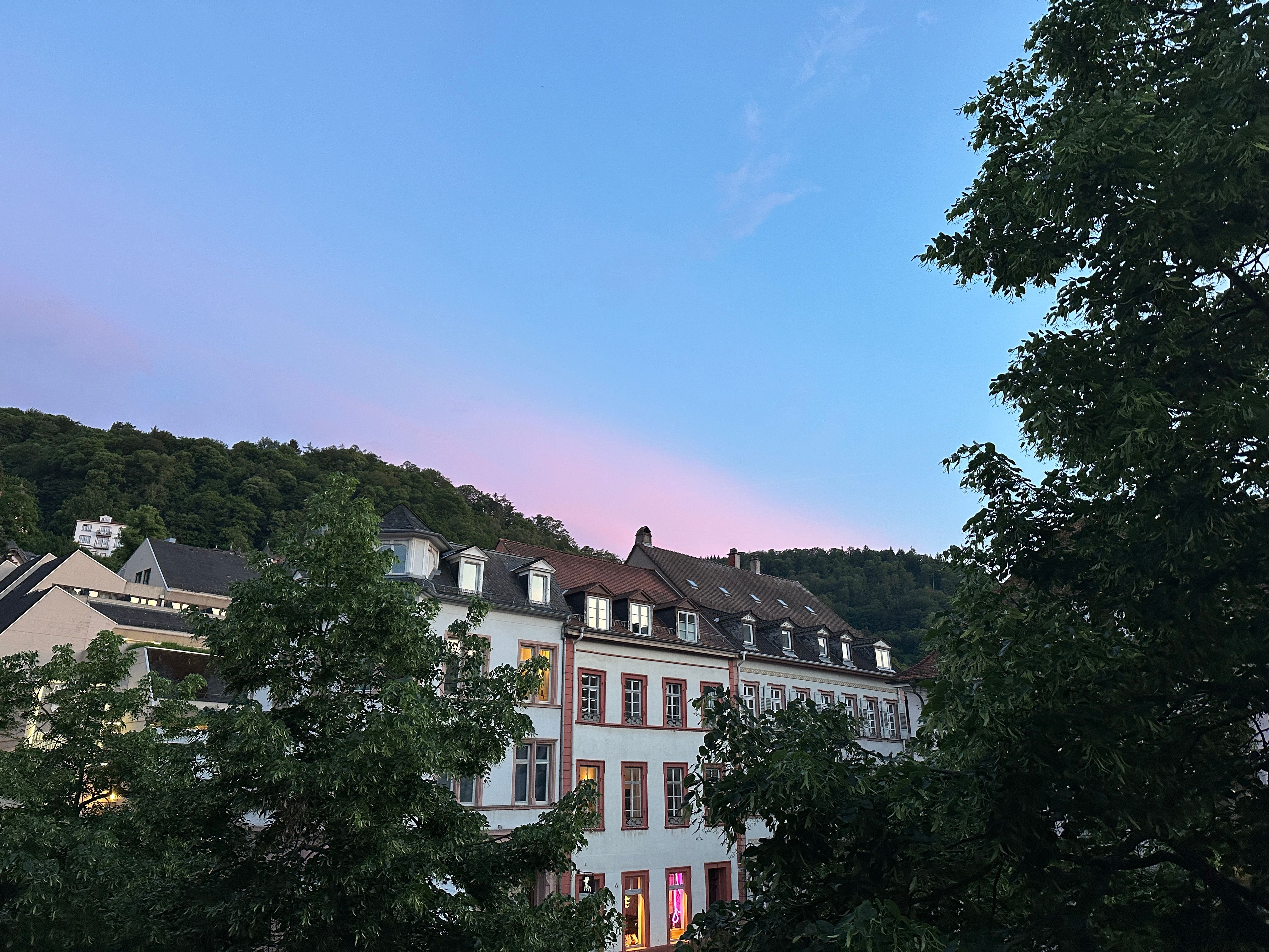 Charming And Fully Furnished Flat With Nice Neighbours ( With Weekly Cleaning) - Charming and fully furnished flat with nice neighbours ( with weekly cleaning) - Gallery - 3