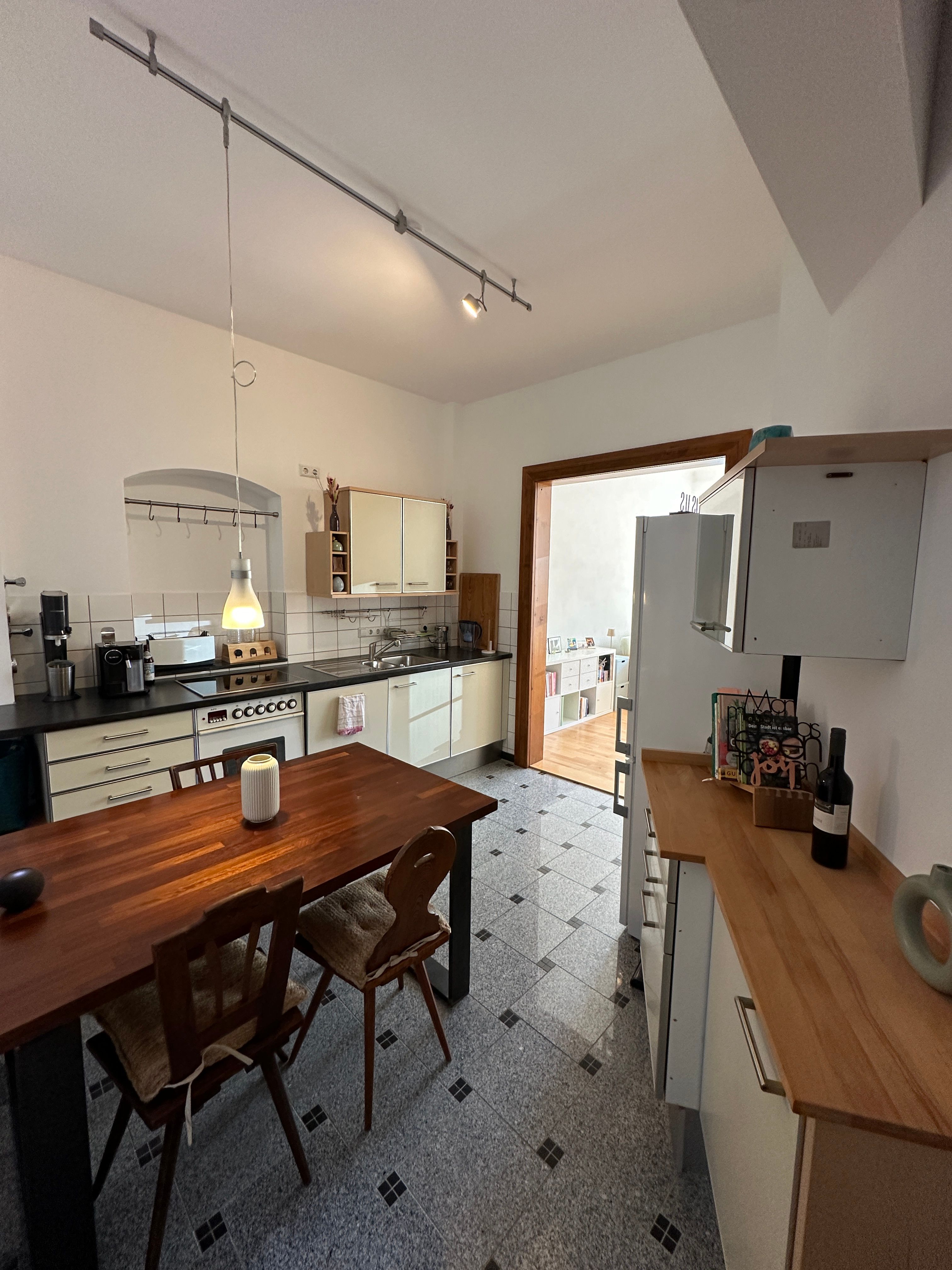Charming And Fully Furnished Flat With Nice Neighbours ( With Weekly Cleaning) - Charming and fully furnished flat with nice neighbours ( with weekly cleaning) - Gallery - 6