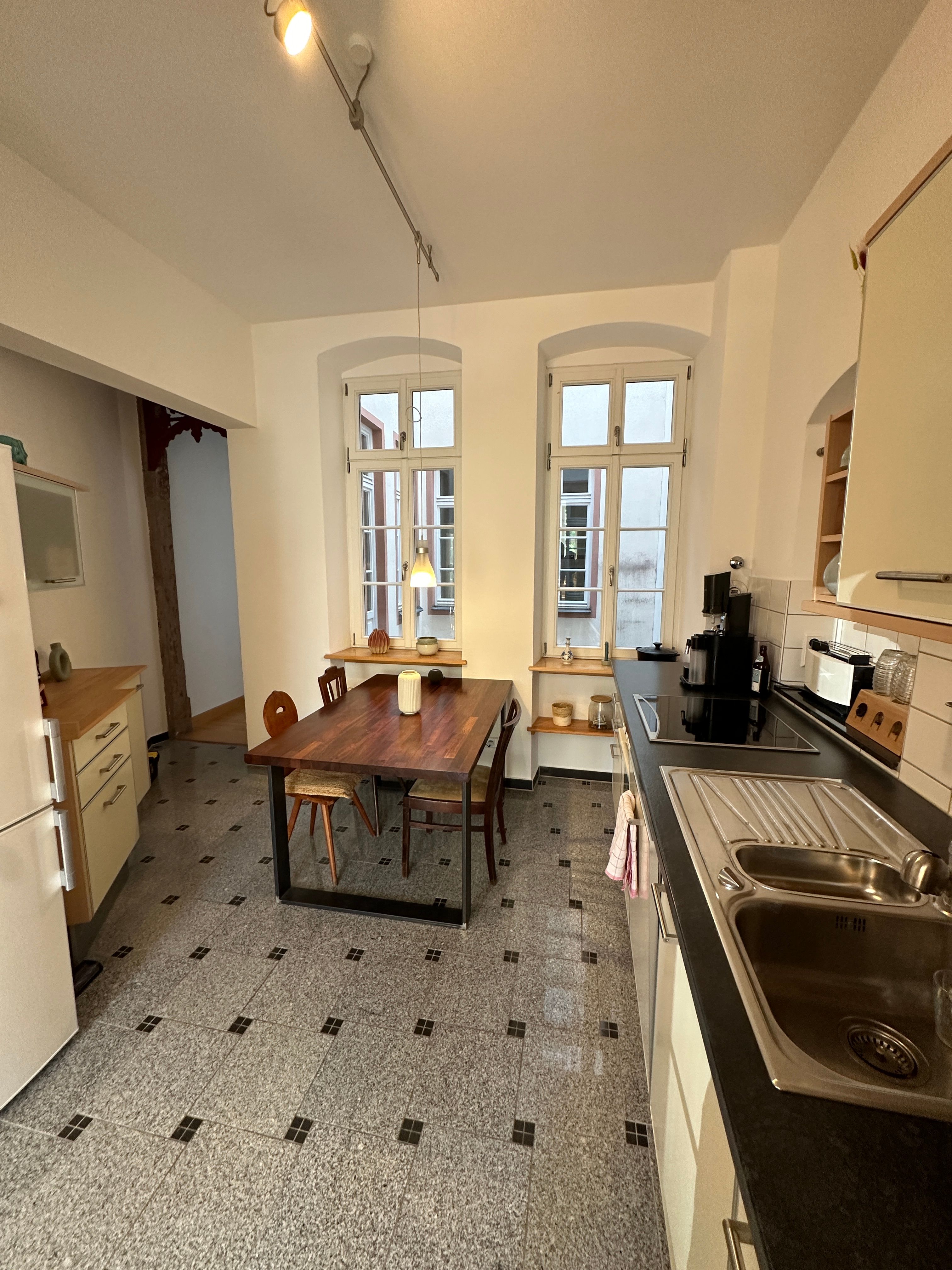 Charming And Fully Furnished Flat With Nice Neighbours ( With Weekly Cleaning) - Charming and fully furnished flat with nice neighbours ( with weekly cleaning) - Gallery - 5