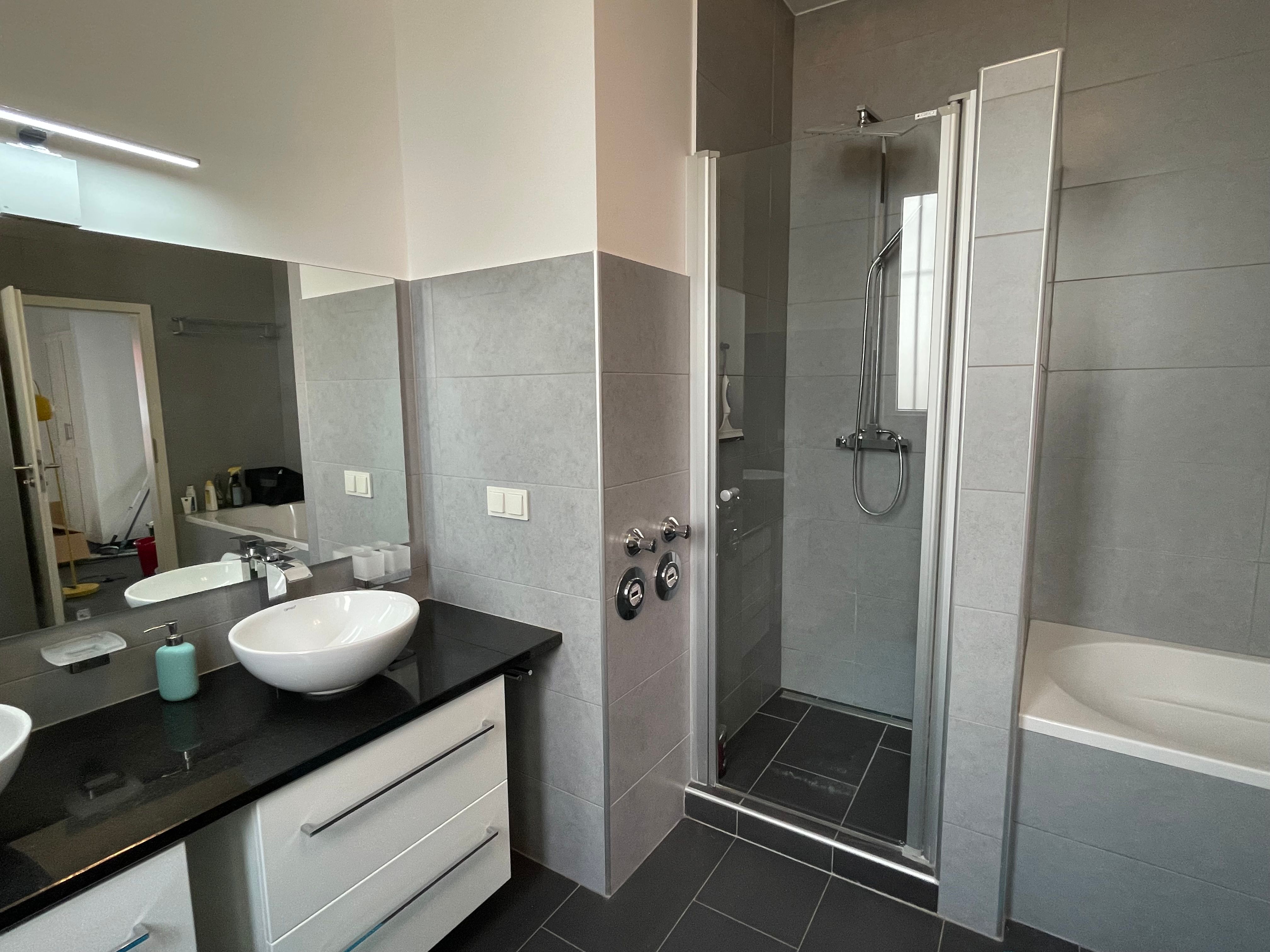 Neat Suite In Excellent Location (Mannheim) - 6