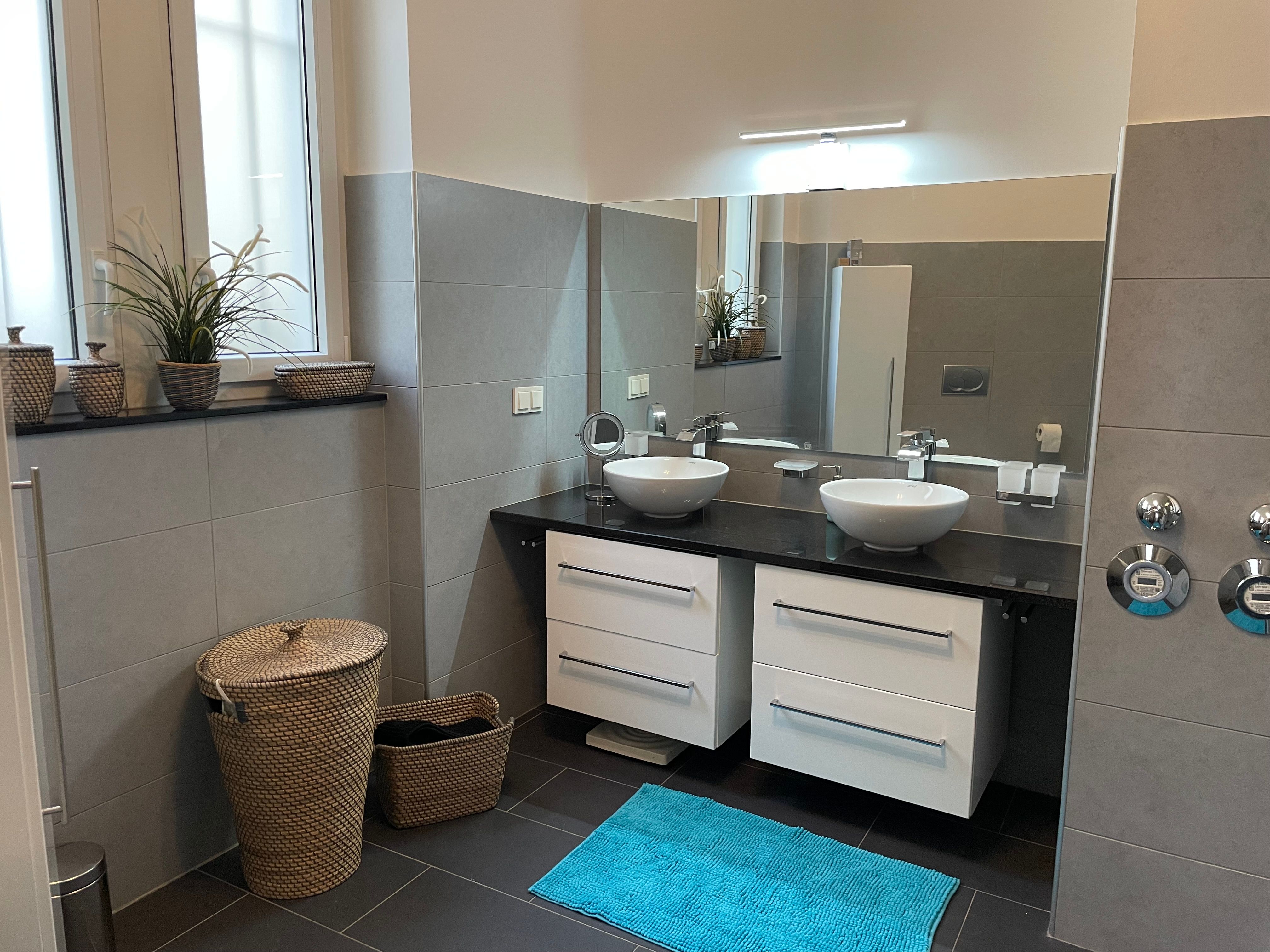 Neat Suite In Excellent Location (Mannheim) - 8