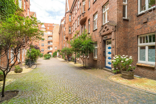 Stylish Apartment with Balcony in a Central Location - Perfect for Long-Term Stays