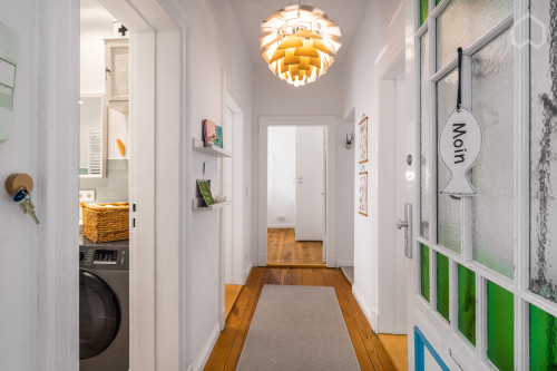 Stylish Apartment with Balcony in a Central Location - Perfect for Long-Term Stays - Gallery - 7
