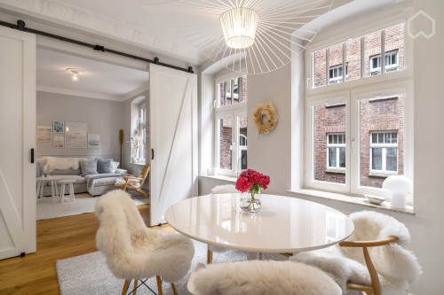 Stylish Apartment with Balcony in a Central Location - Perfect for Long-Term Stays - Gallery - 14