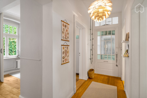 Stylish Apartment with Balcony in a Central Location - Perfect for Long-Term Stays - Gallery - 9
