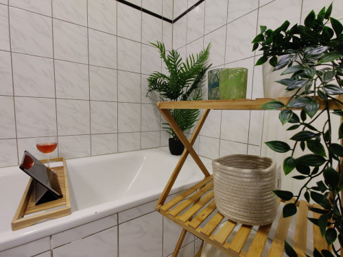 Comfortable 77sqm apartment for up to 6 people near the university and clinic.