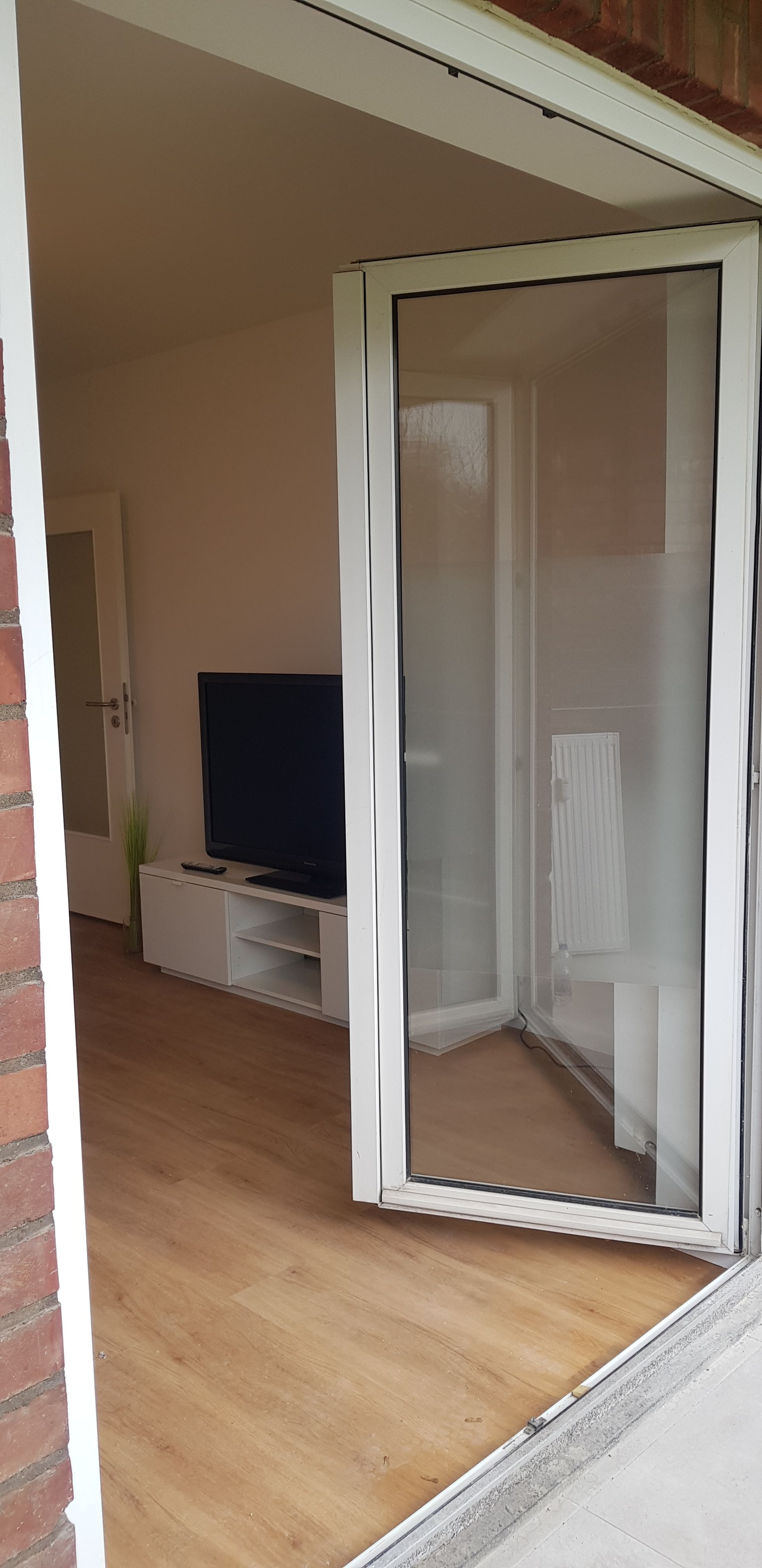 Bright, Centrally And Garden View, Near Office District, Neuss Very Close To Düsseldorf- Fantastic S - 38