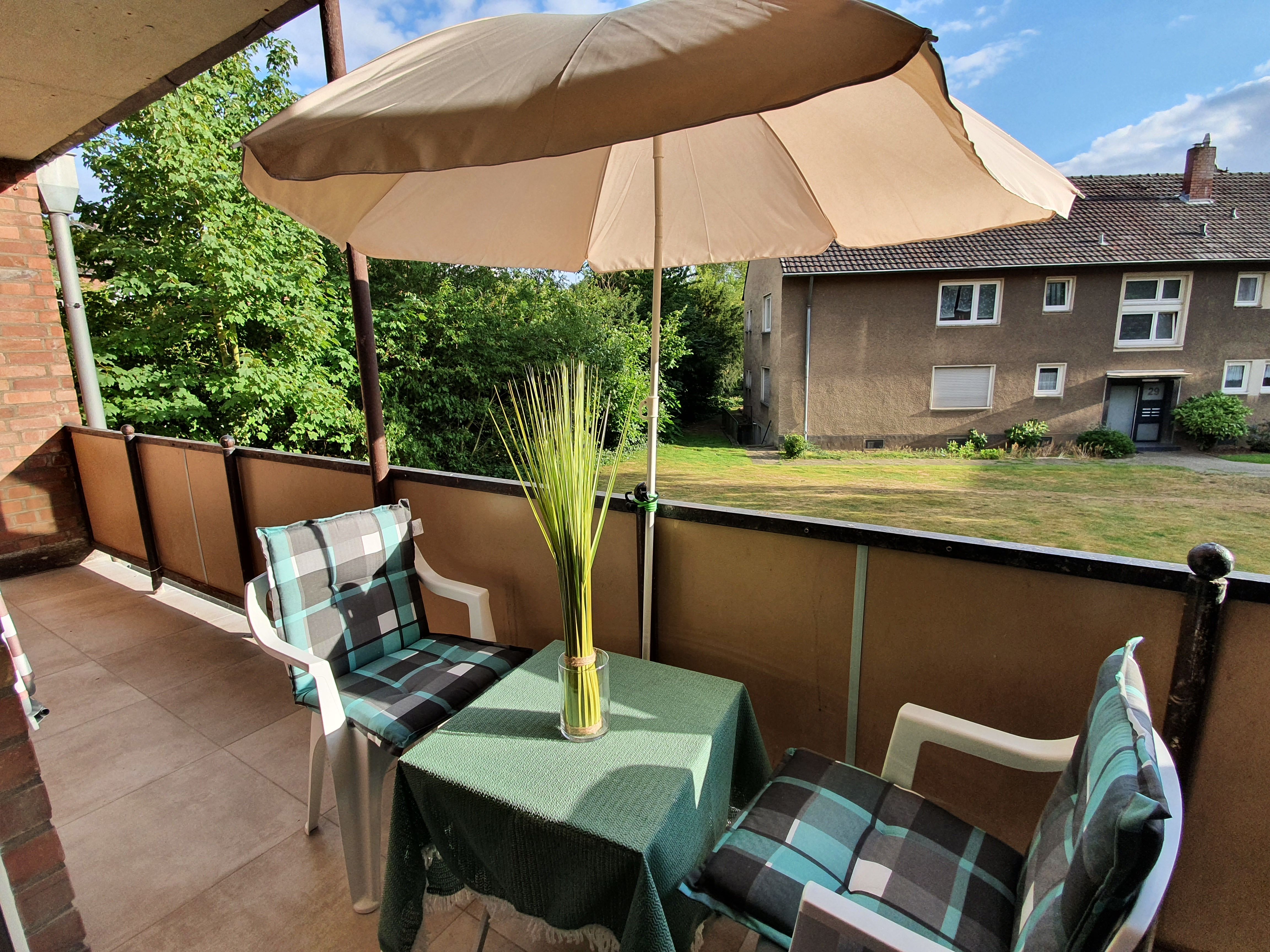 Bright, Centrally And Garden View, Near Office District, Neuss Very Close To Düsseldorf- Fantastic S - 45