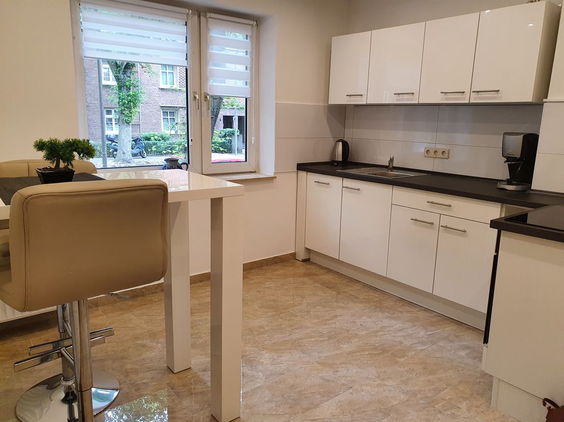 Bright, Centrally And Garden View, Near Office District, Neuss Very Close To Düsseldorf- Fantastic S - 36