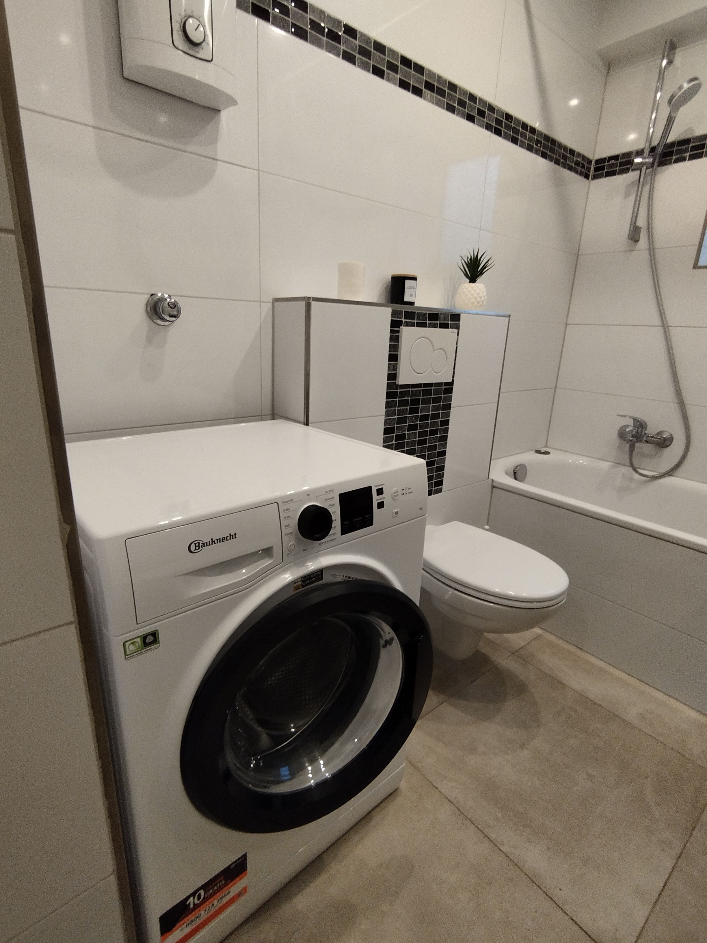 Bright, Centrally And Garden View, Near Office District, Neuss Very Close To Düsseldorf- Fantastic S - 4