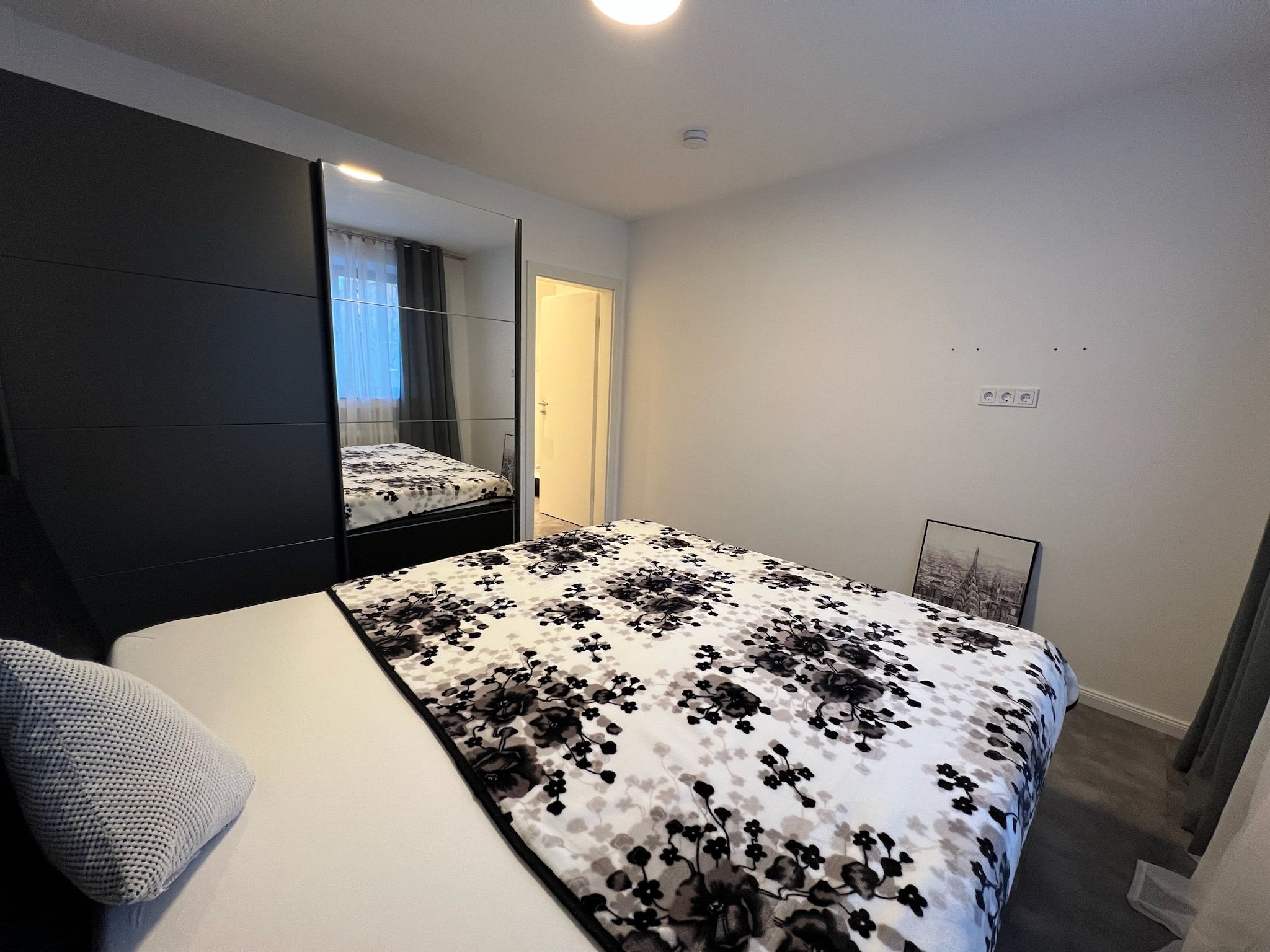 "Quiet Living With Terrace, Courtyard, And Garden In Hürth - Your New Home Awaits!" - "Quiet Living with Terrace, Courtyard, and Garden in Hürth - Your New Home Awaits!" - Gallery - 14