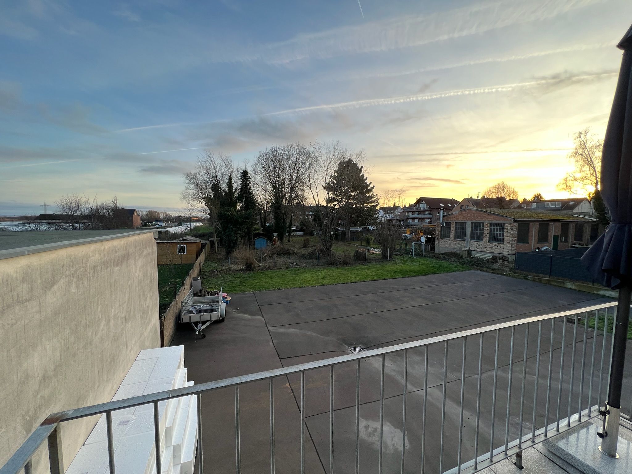 "Quiet Living With Terrace, Courtyard, And Garden In Hürth - Your New Home Awaits!" - "Quiet Living with Terrace, Courtyard, and Garden in Hürth - Your New Home Awaits!" - Gallery - 8