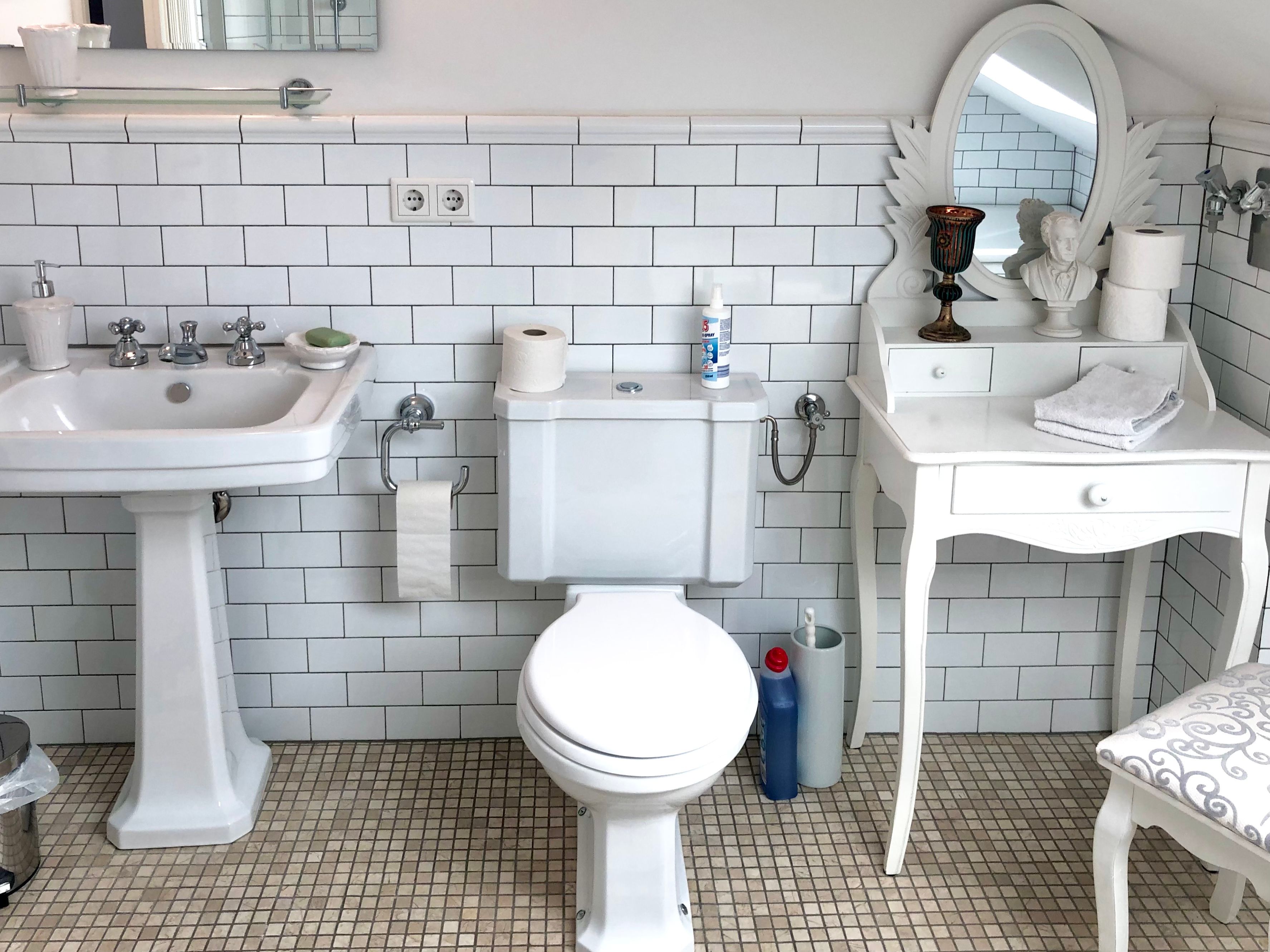  5 Room Maisonette In Historical Villa.  -  5 Room Maisonette in historical villa.  - Gallery -  11