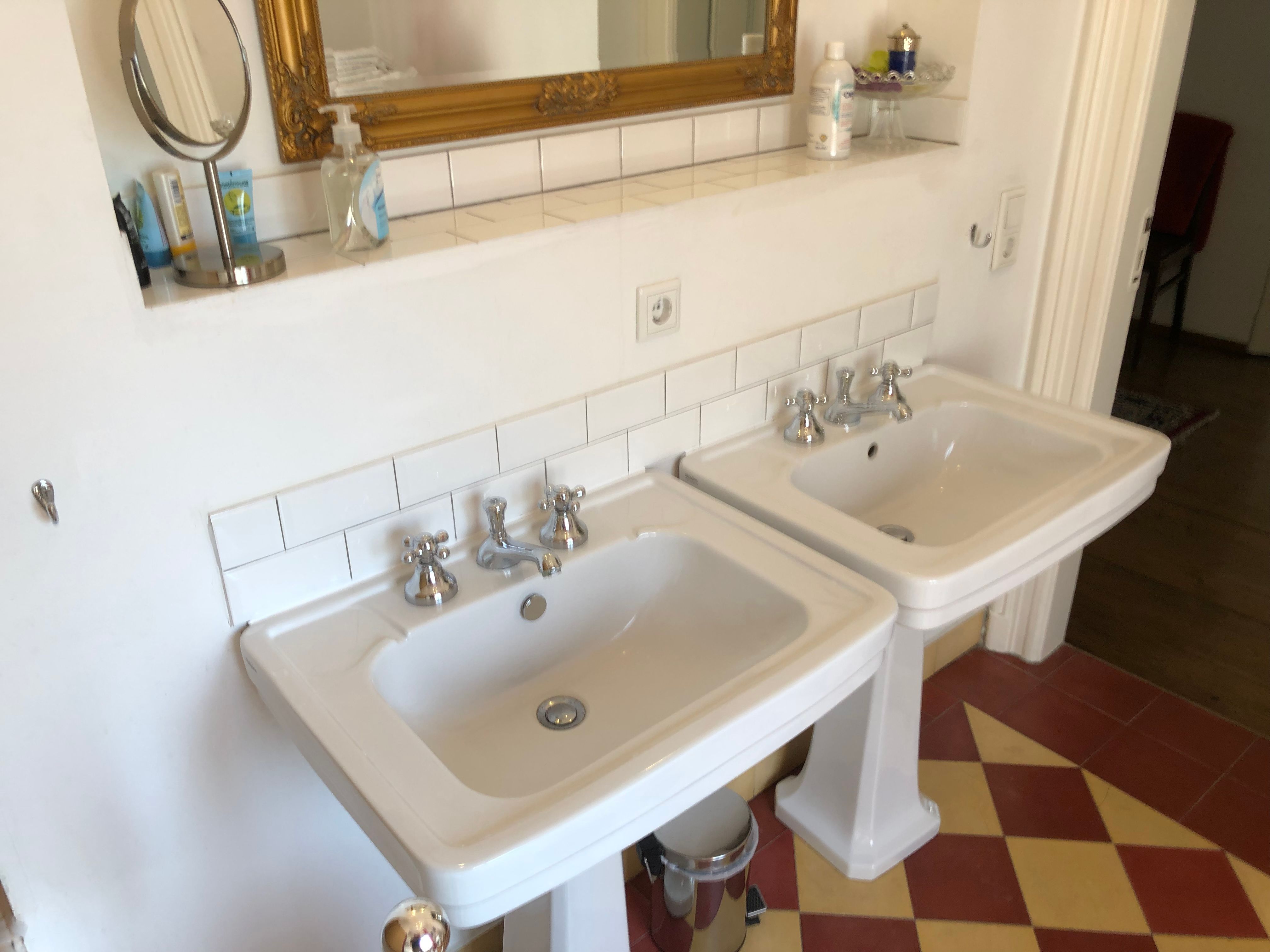  5 Room Maisonette In Historical Villa.  -  5 Room Maisonette in historical villa.  - Gallery -  14