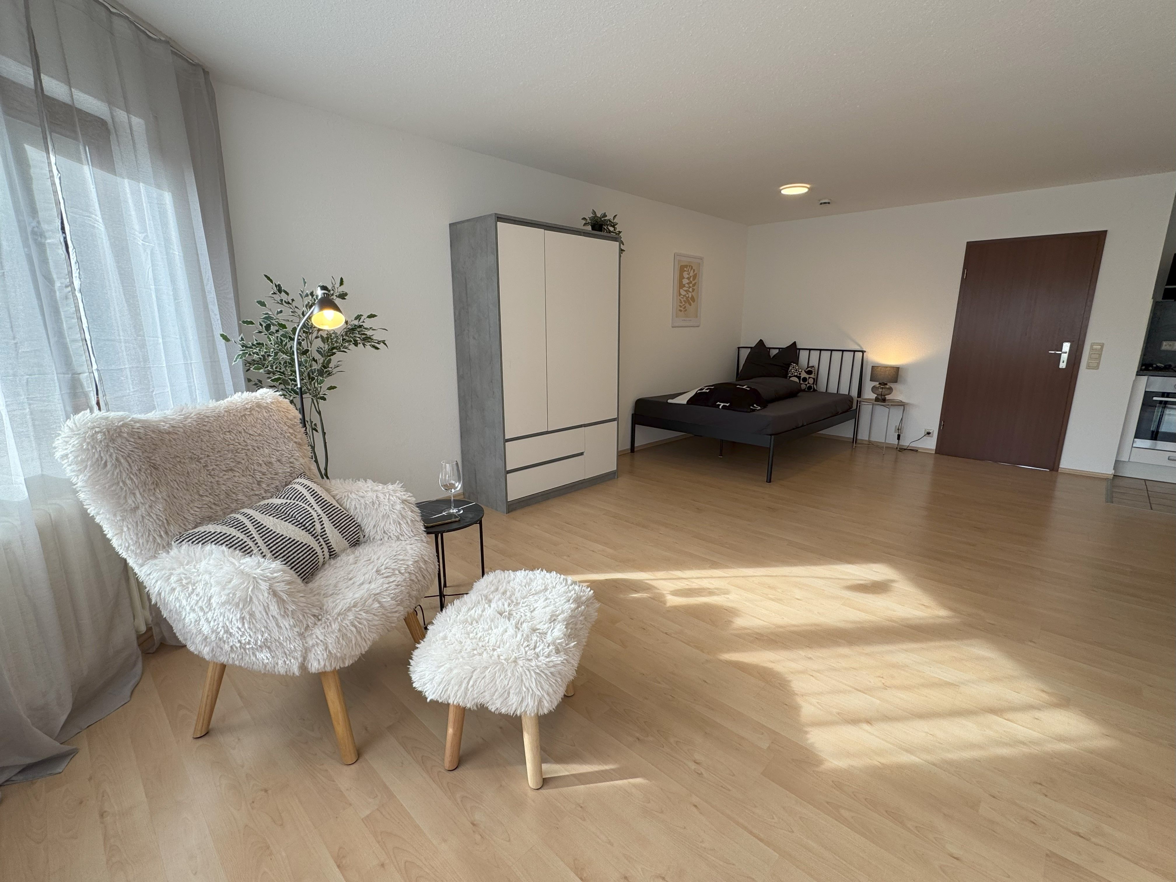  Bright And Nice Studio With Kitchen, Parking Pace, WLAN In Filderstadt  -  Bright and nice studio with kitchen, parking pace, WLAN in Filderstadt  - Gallery -  17