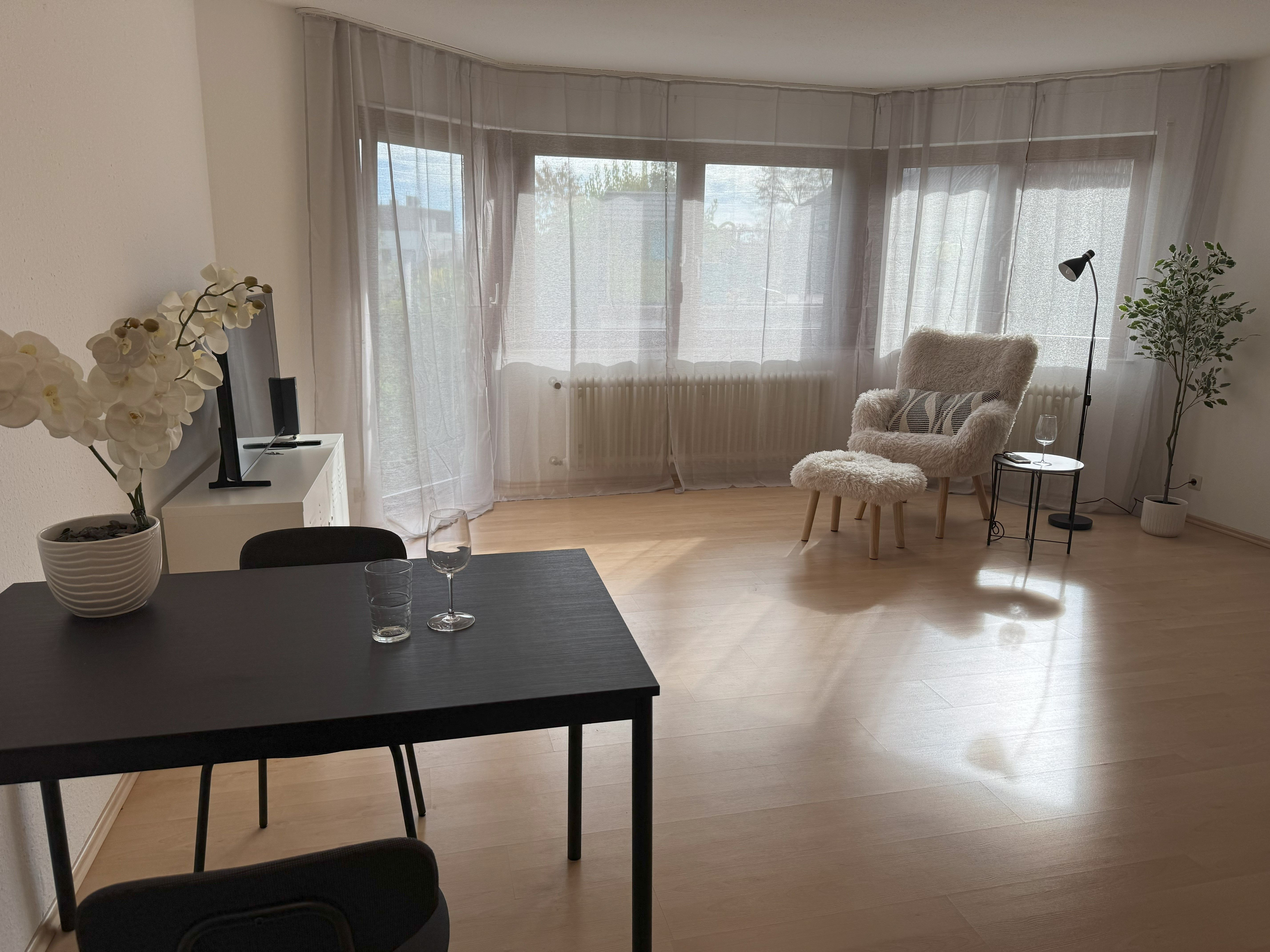 Bright And Nice Studio With Kitchen, Parking Pace, WLAN In Filderstadt  -  Bright and nice studio with kitchen, parking pace, WLAN in Filderstadt  - Gallery -  14