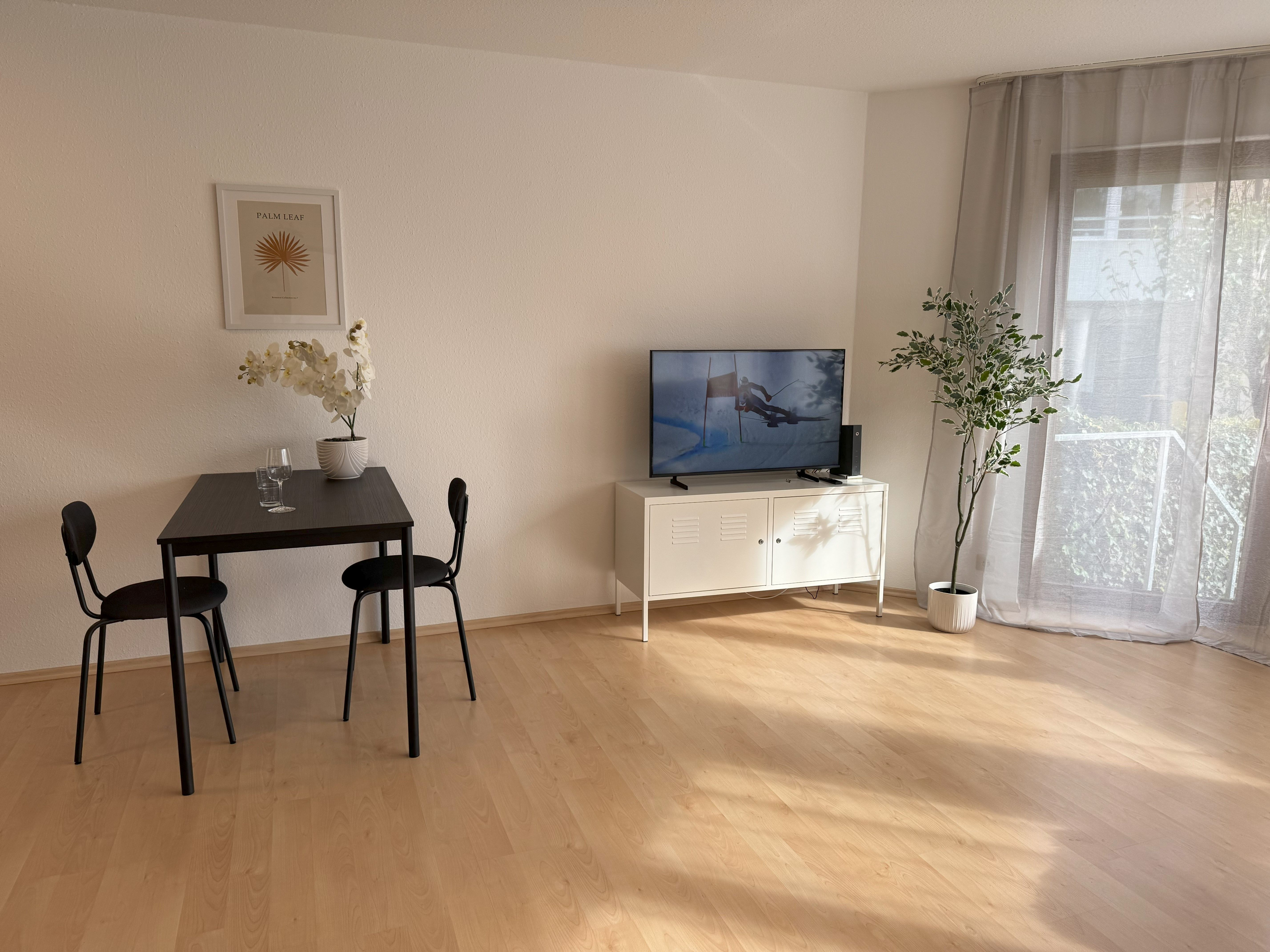  Bright And Nice Studio With Kitchen, Parking Pace, WLAN In Filderstadt  -  Bright and nice studio with kitchen, parking pace, WLAN in Filderstadt  - Gallery -  16