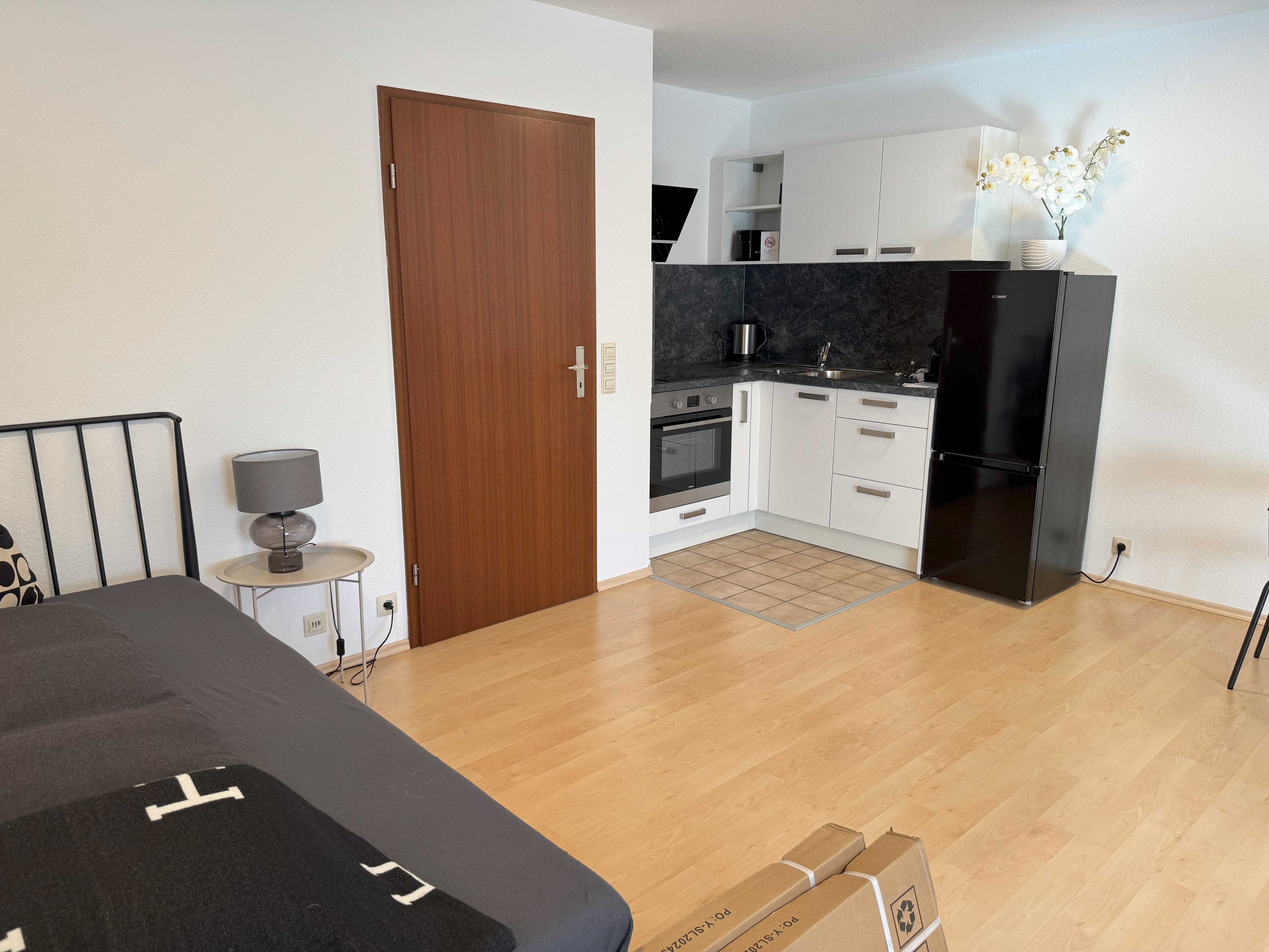  Bright And Nice Studio With Kitchen, Parking Pace, WLAN In Filderstadt  -  Bright and nice studio with kitchen, parking pace, WLAN in Filderstadt  - Gallery -  11