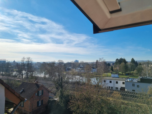tylish, modernized 2.5-room attic apartment with high end interior and fitted kitchen in Gießen.