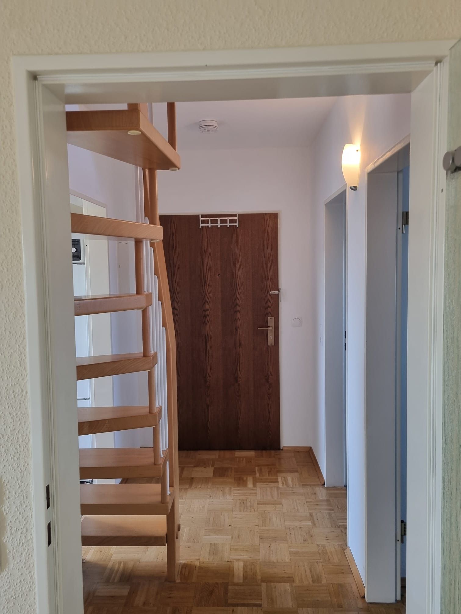  Tylish, Modernized 2.5-Room Attic Apartment With High End Interior And Fitted Kitchen In Gießen.  -  tylish, modernized 2.5-room attic apartment with high end interior and fitted kitchen in Gießen.  - Gallery -  1