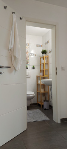 Spacious, cozy & glamorous. Bright apartment centrally located in Duisburg - with garage. - Gallery - 5