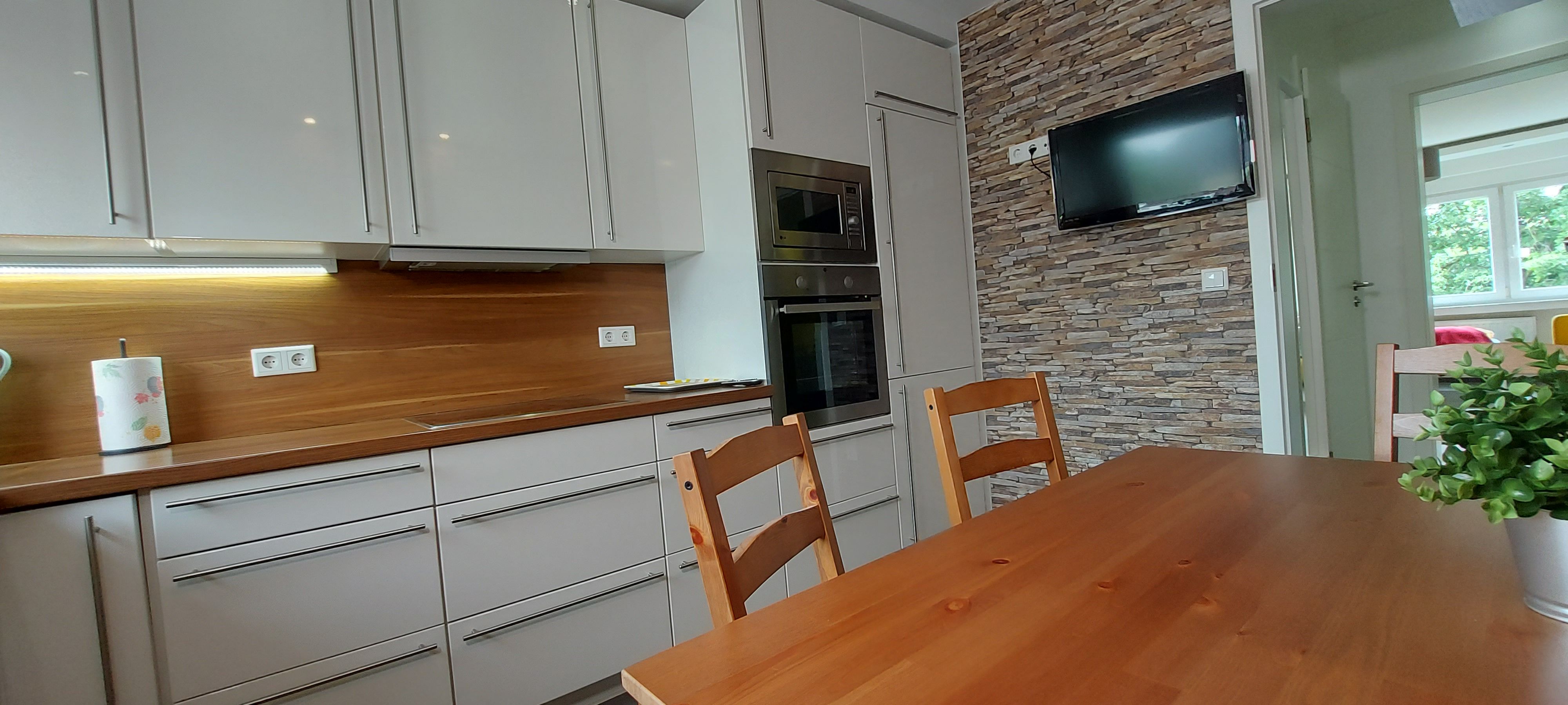 Spacious, Cozy & Glamorous. Bright Apartment Centrally Located In Duisburg - With Garage. - 9