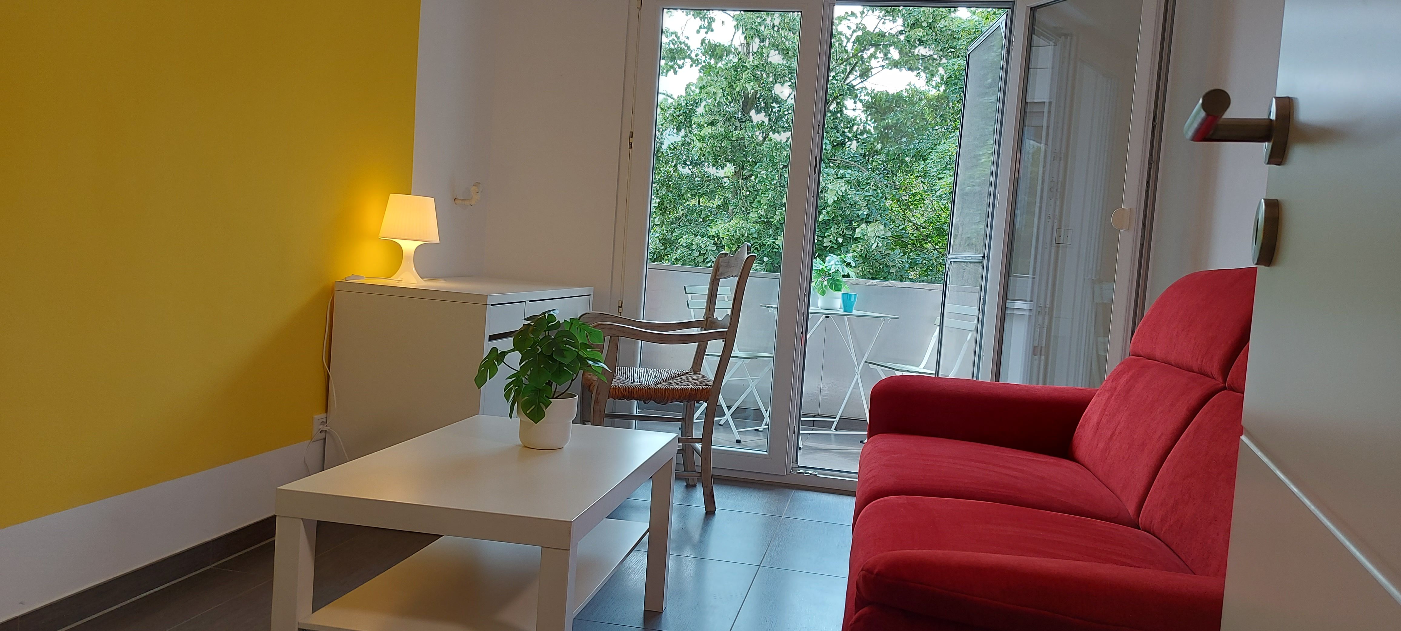 Spacious, Cozy & Glamorous. Bright Apartment Centrally Located In Duisburg - With Garage. - 15