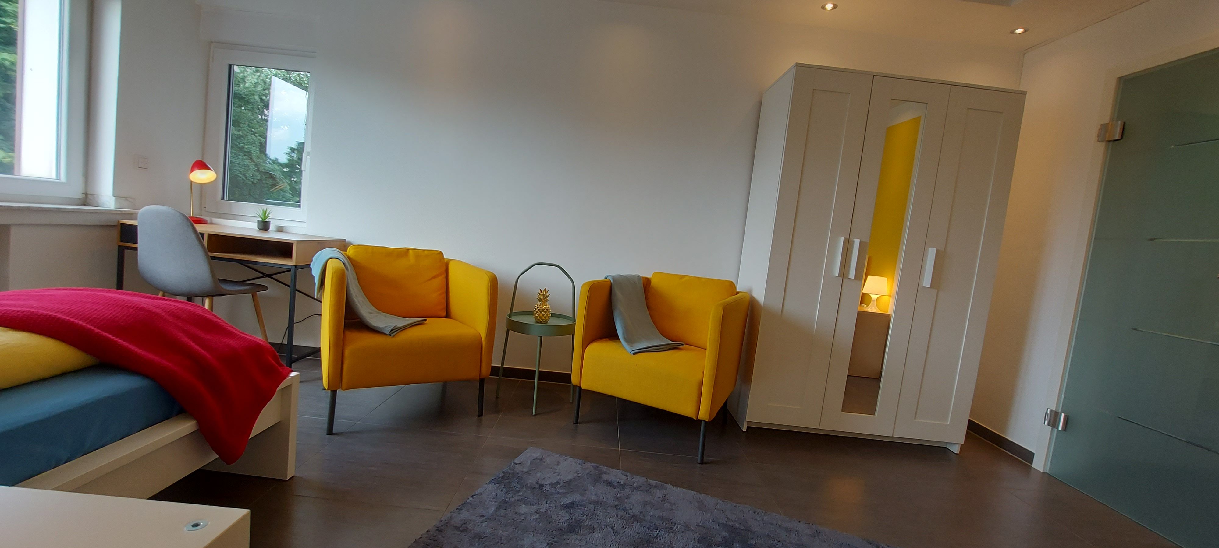 Spacious, Cozy & Glamorous. Bright Apartment Centrally Located In Duisburg - With Garage. - 21