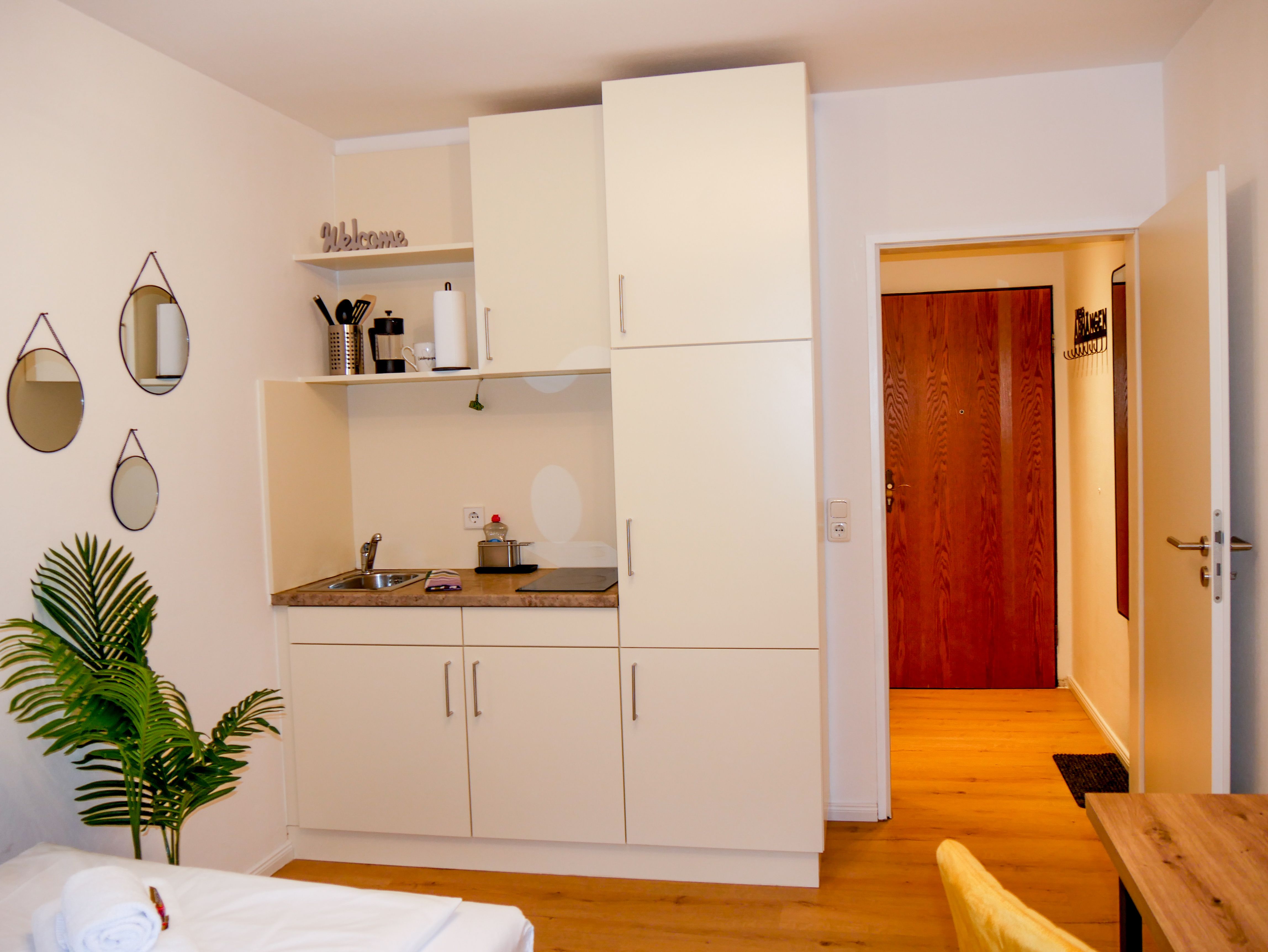  Stylish Furnished 1-Room Apartment In A Top Location Right Next To The University And Hospital!  -  Stylish furnished 1-room apartment in a top location right next to the university and hospital!  - Gallery -  44