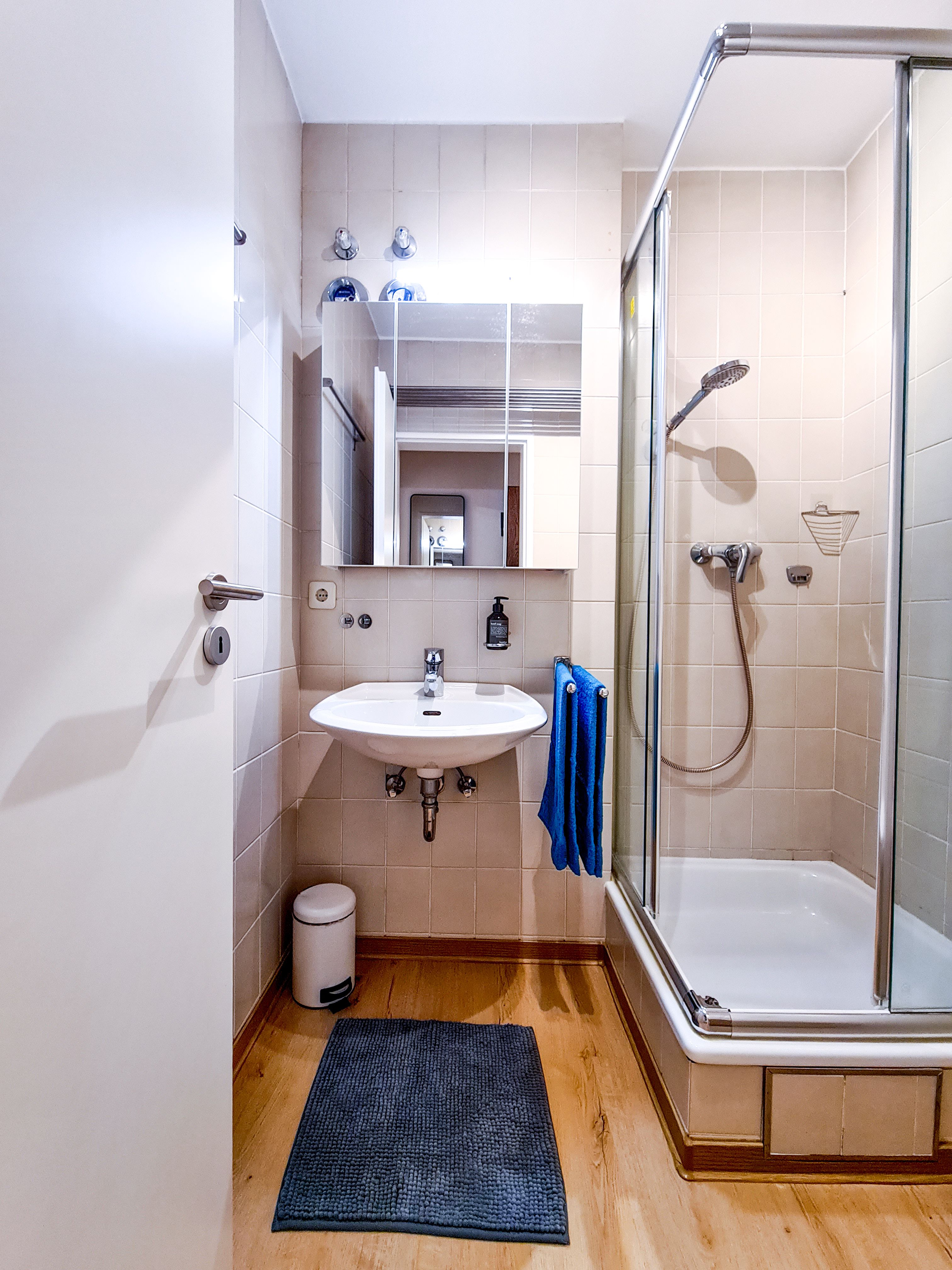  Stylish Furnished 1-Room Apartment In A Top Location Right Next To The University And Hospital!  -  Stylish furnished 1-room apartment in a top location right next to the university and hospital!  - Gallery -  34