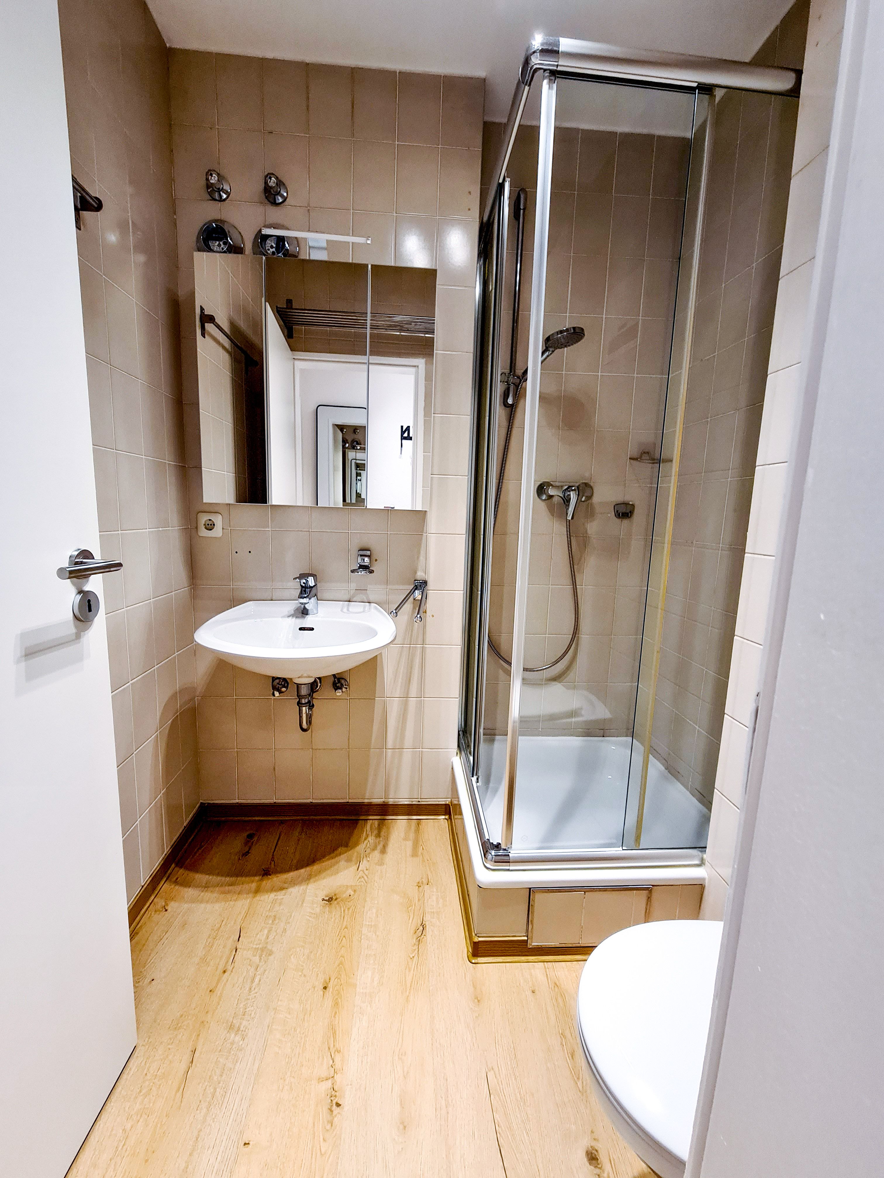  Stylish Furnished 1-Room Apartment In A Top Location Right Next To The University And Hospital!  -  Stylish furnished 1-room apartment in a top location right next to the university and hospital!  - Gallery -  35
