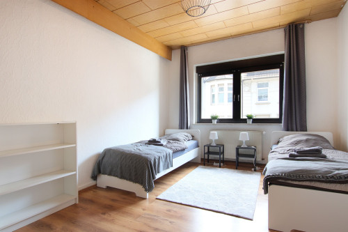 RtR Gelsenkirchen1 - For 4 Guests - Fully Equipped - Garden - Smart TV - Modern
