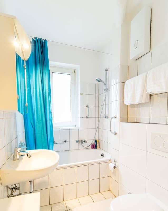 Stylish 2-Room-Apartment Close To Fair & Airport - 2
