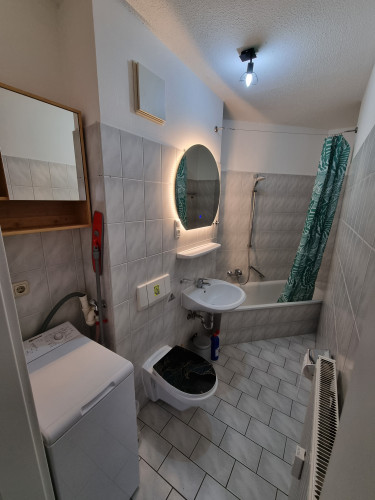 Brught Studio close to Station "Neustadt"